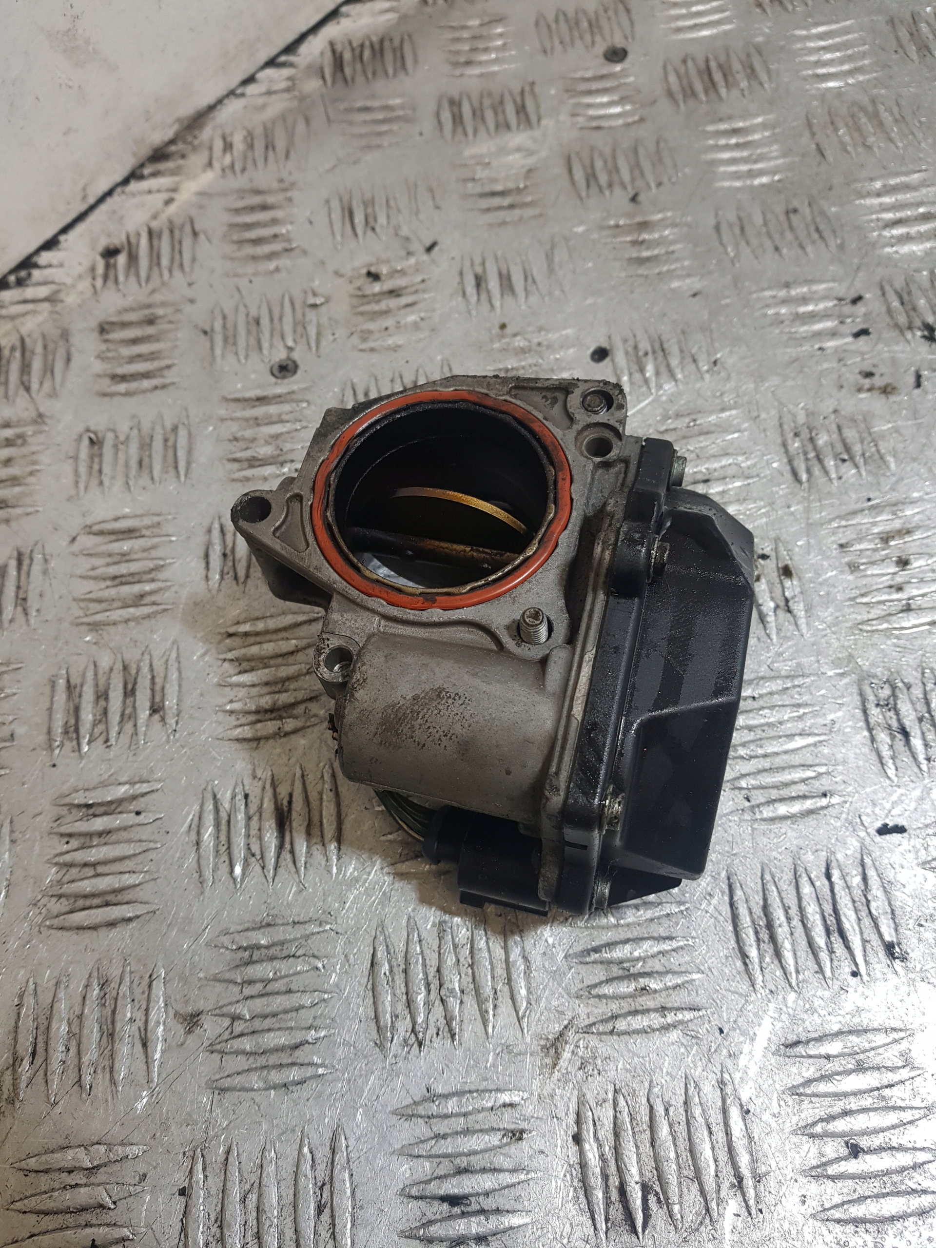 throttle flap VOLKSWAGEN PASSAT B6 2.0 TDI 03G128663A