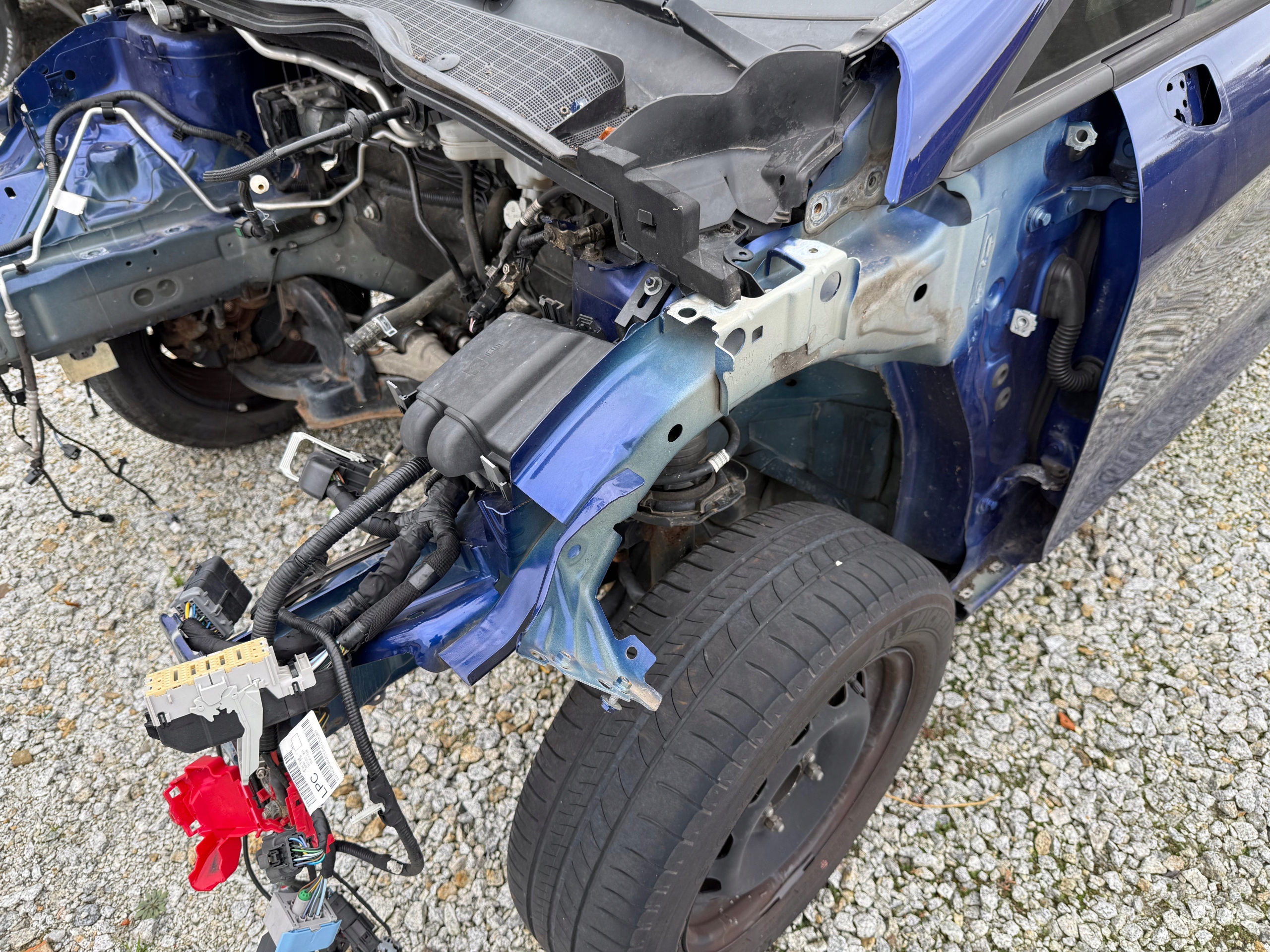 quarter left front quarter pillar FARTUCH left front FORD FIESTA MK8
