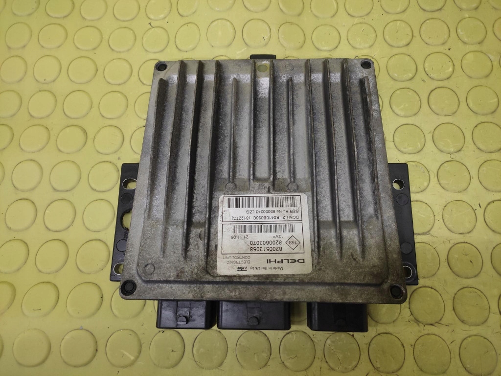 DACIA LOGAN 1.5 DCI control unit of the engine 8200513058