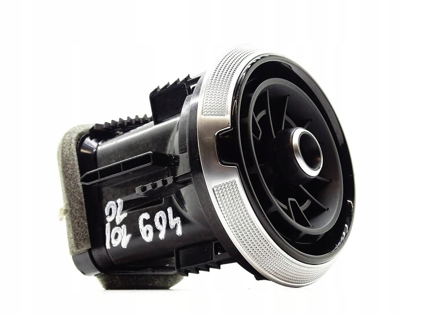 grid air conditioning devices of the dashboard consoles front front AUDI A3 8V 81A820901B
