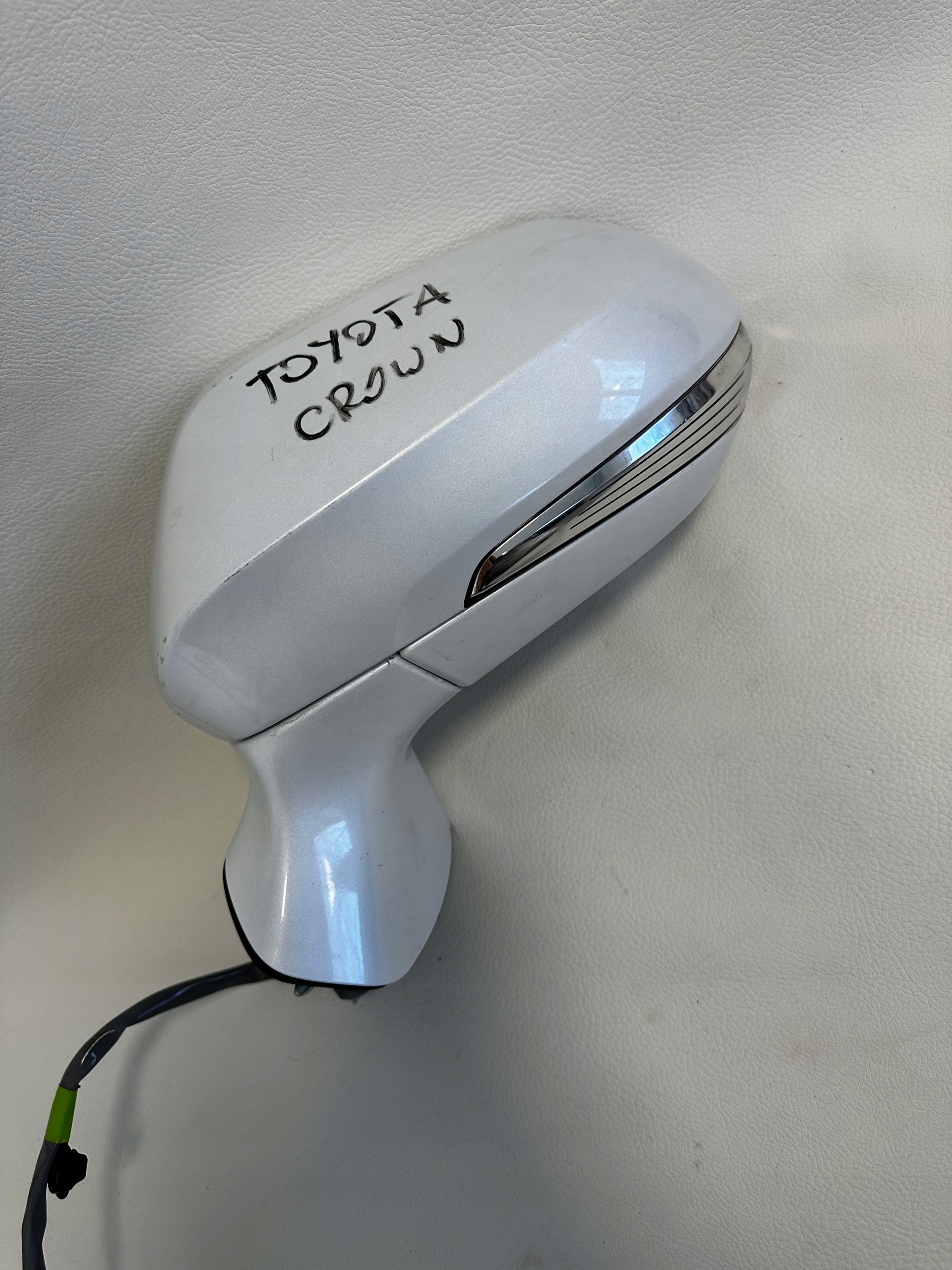Toyota Crown mirror left E13 049824
