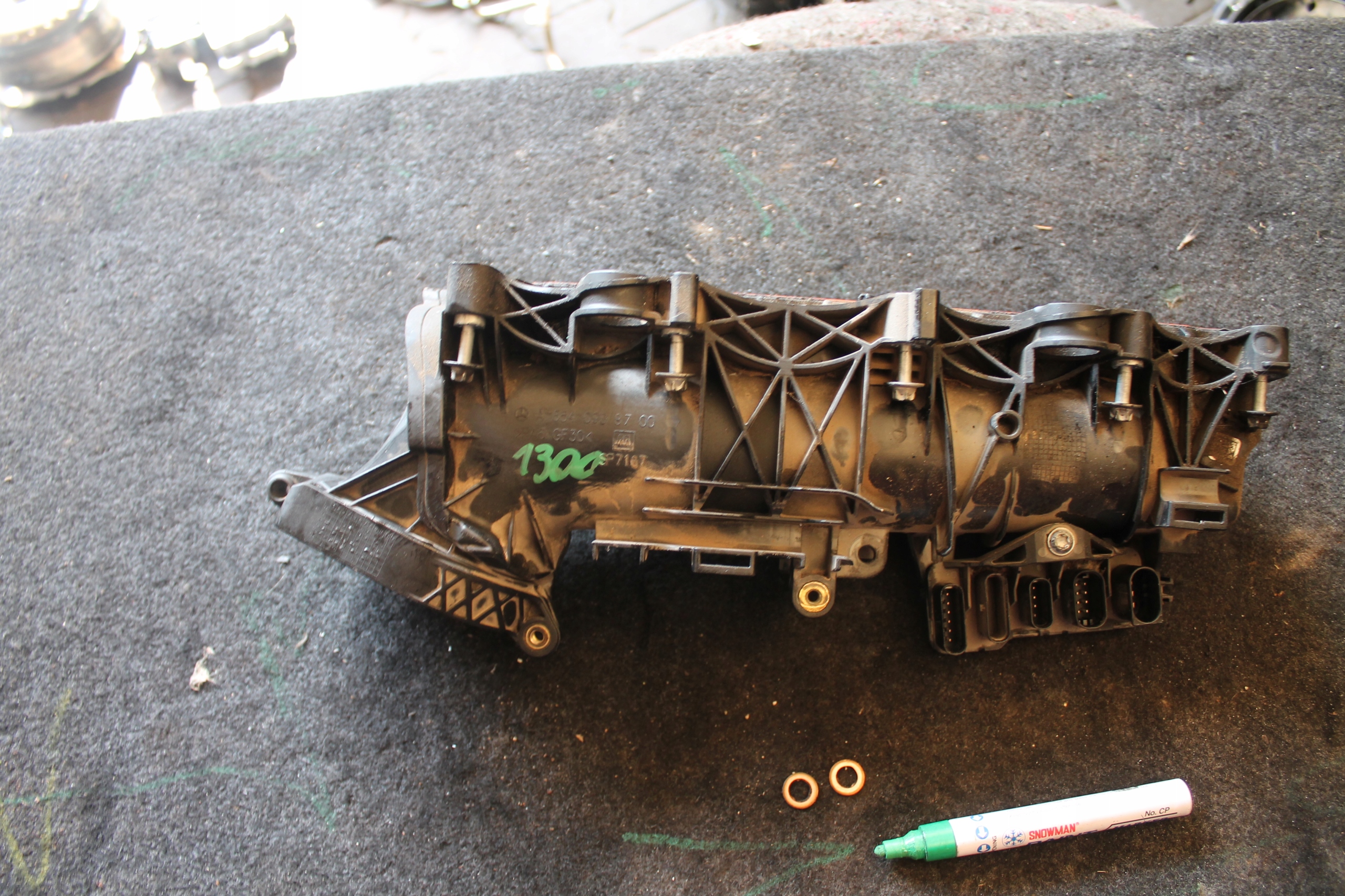 1300. intake manifold MERCEDES A6540908700