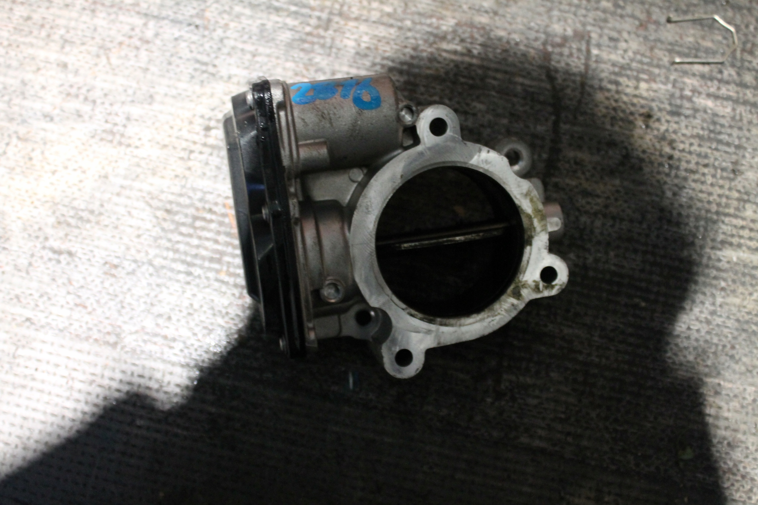 2816. throttle flap VOLVO 32223833AA
