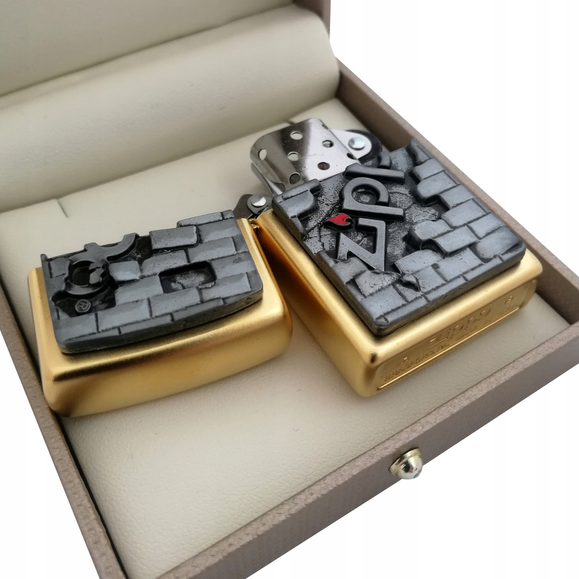 UNIKATOWA ZŁOTA ZAPALNICZKA WALL EMBLEM 24KNA PREZENT + CERTYFIKAT + GRAWER Model Lion Design