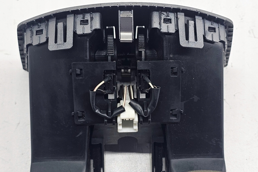 дефлекторы (воздуховоды) приборной панели 5 GRAN TURISMO (F07) 14121810 3.0дизель