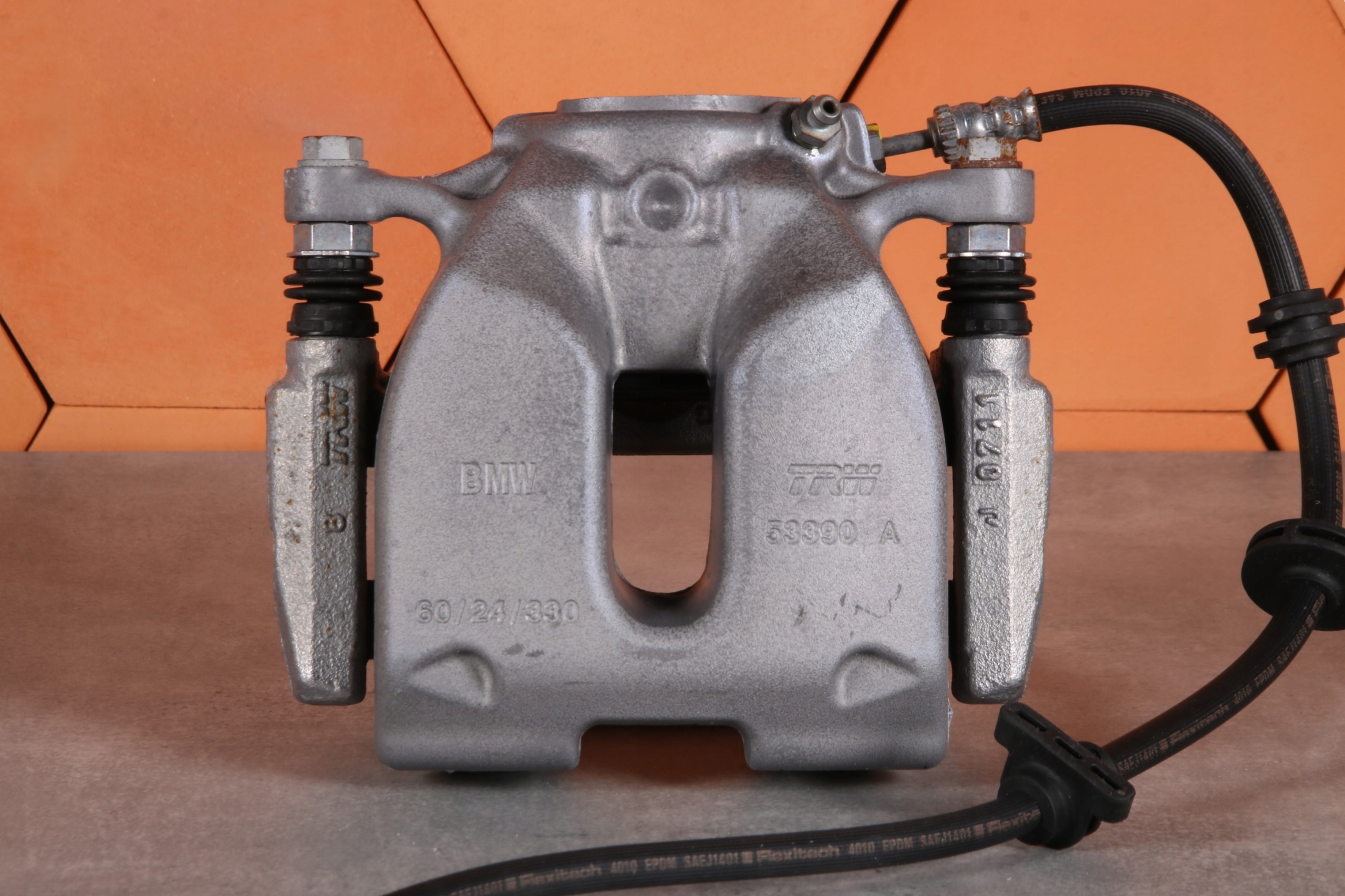 BMW G30 G31 caliper brake right front front 6872800 60/24/330 20 km !!
