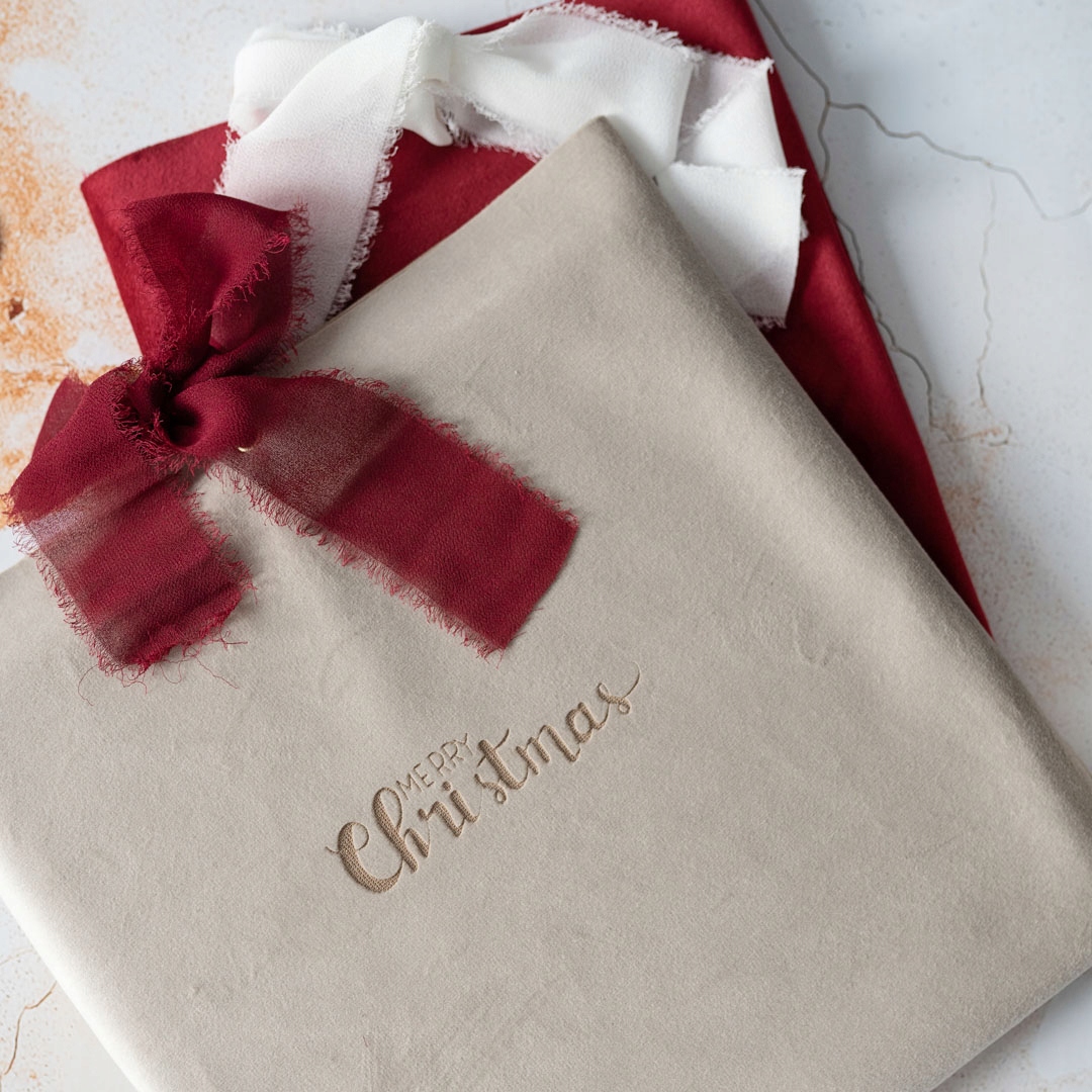 Welurowy folder koperta na album zdjęcia 20x20 ślub komunia grawerowane