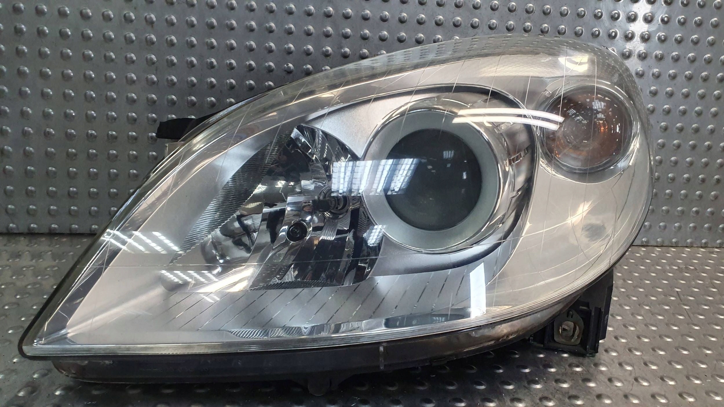 light front left MERCEDES B-KLASA W245 05- A1698201761