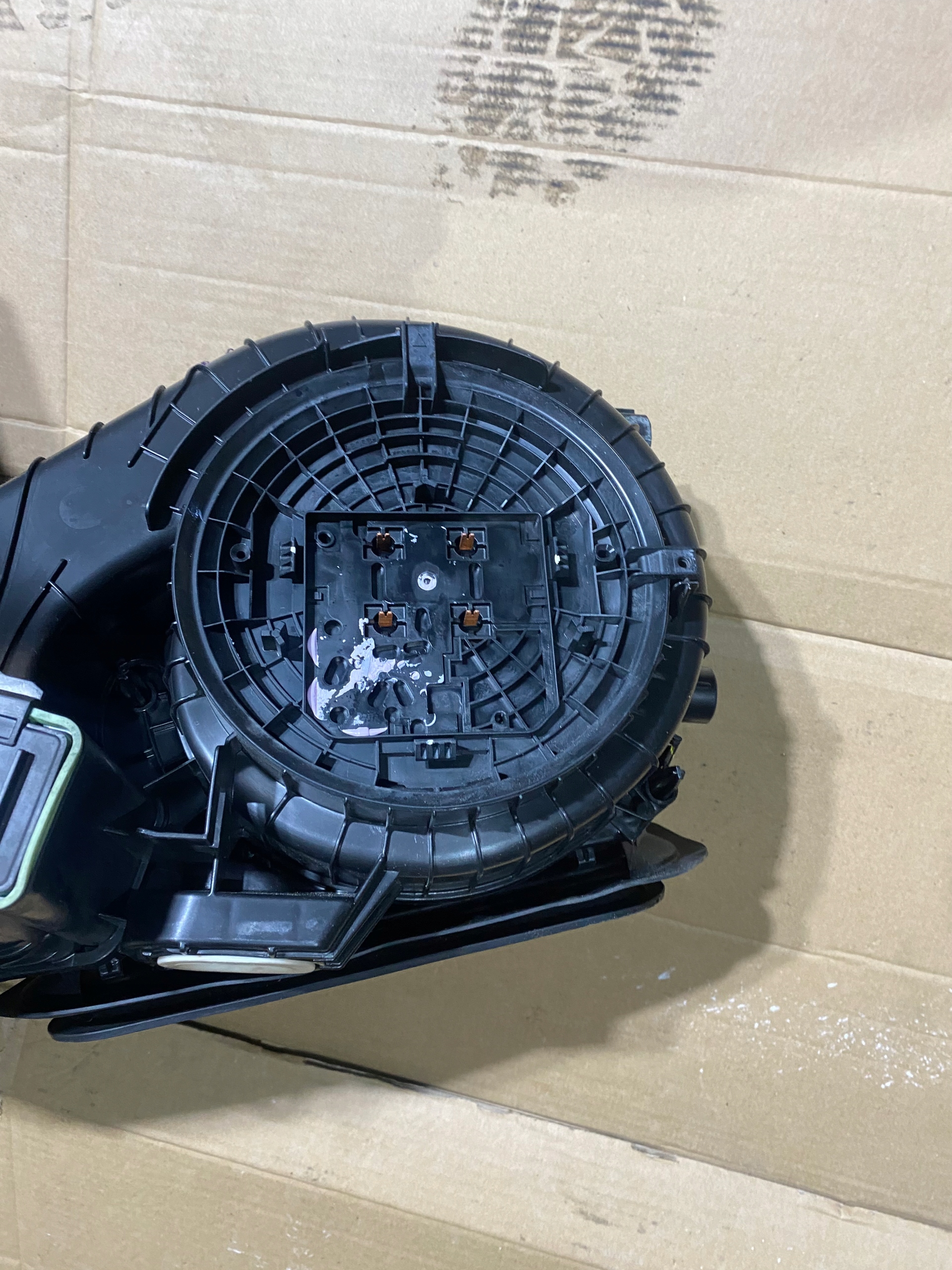 T1025034R A2058308500 радиатор отопителя вентилятор MERCEDES valeo
