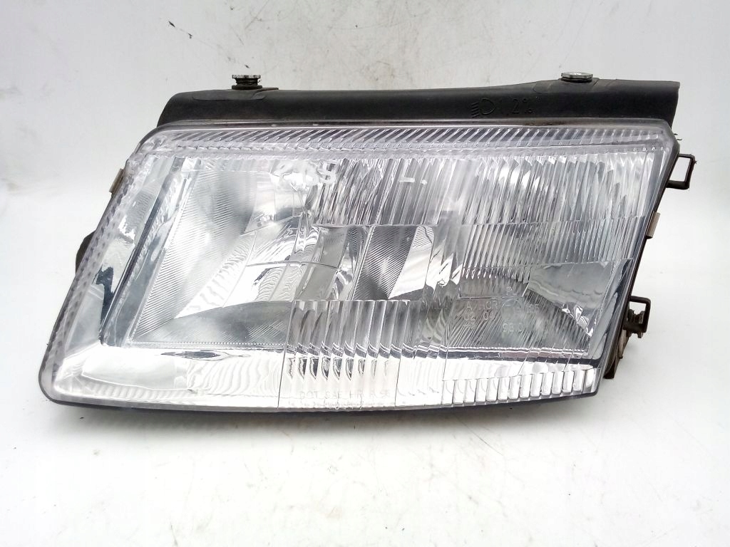 VW Passat B5 light left front front 20-5080B