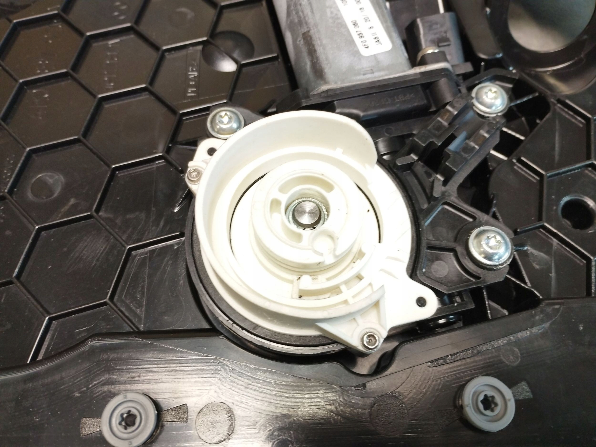 Audi A8 S8 D4 4H Dociag door right front 4F0837060