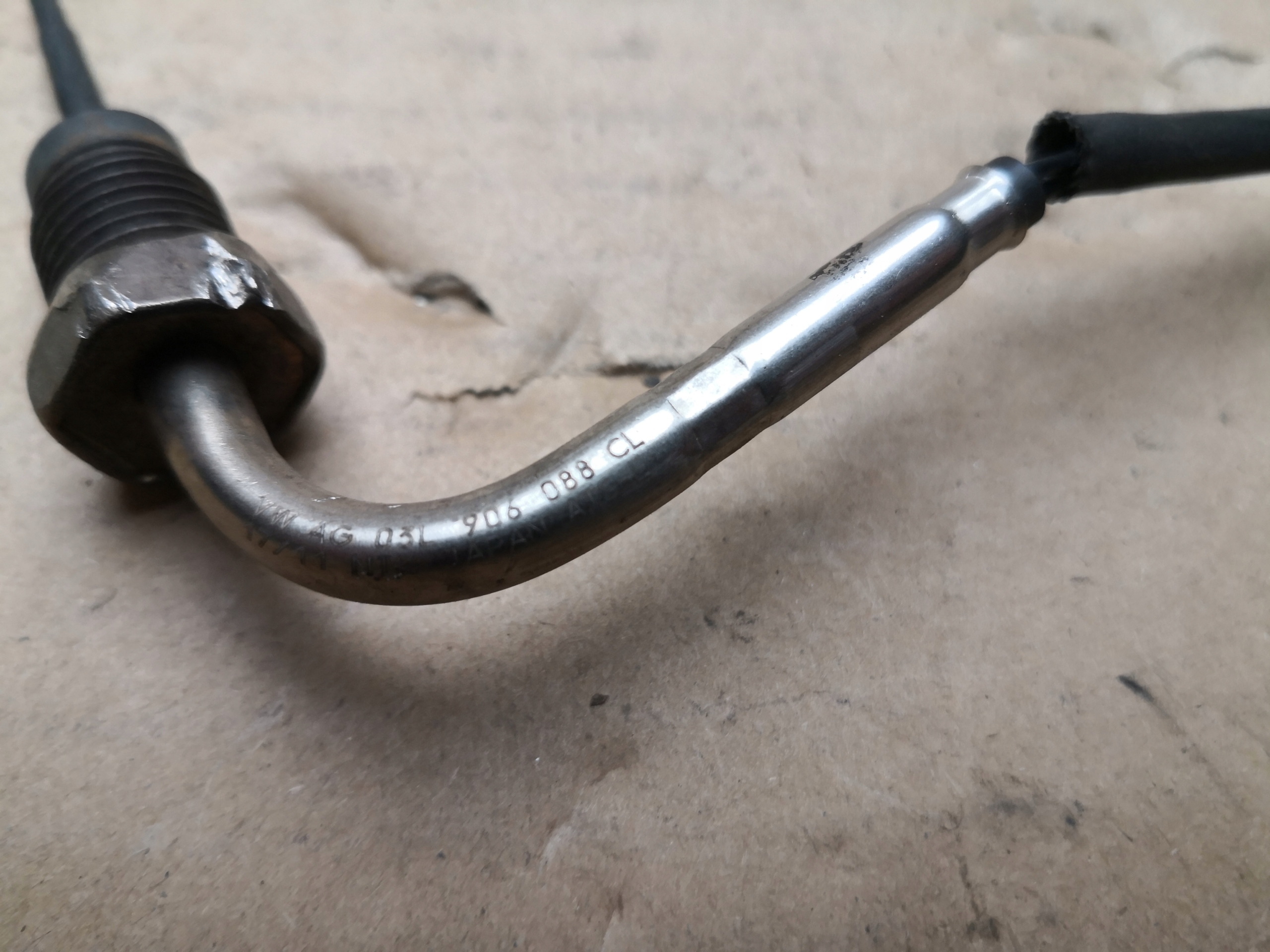 Sensor TEMPERATURY Gase VW SKODA AUDI