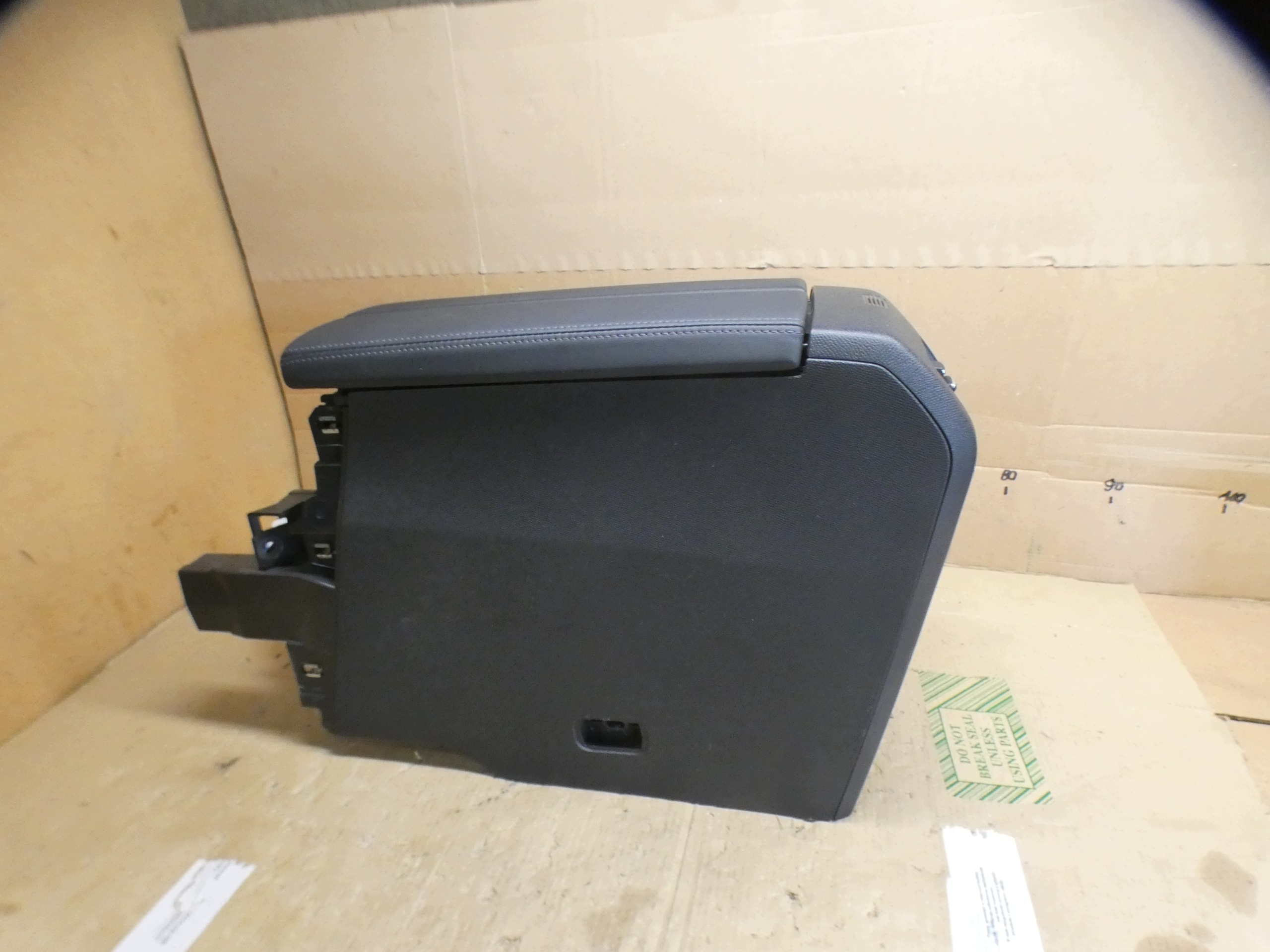 CITROEN DS4 II naslon za ruku 118225A0