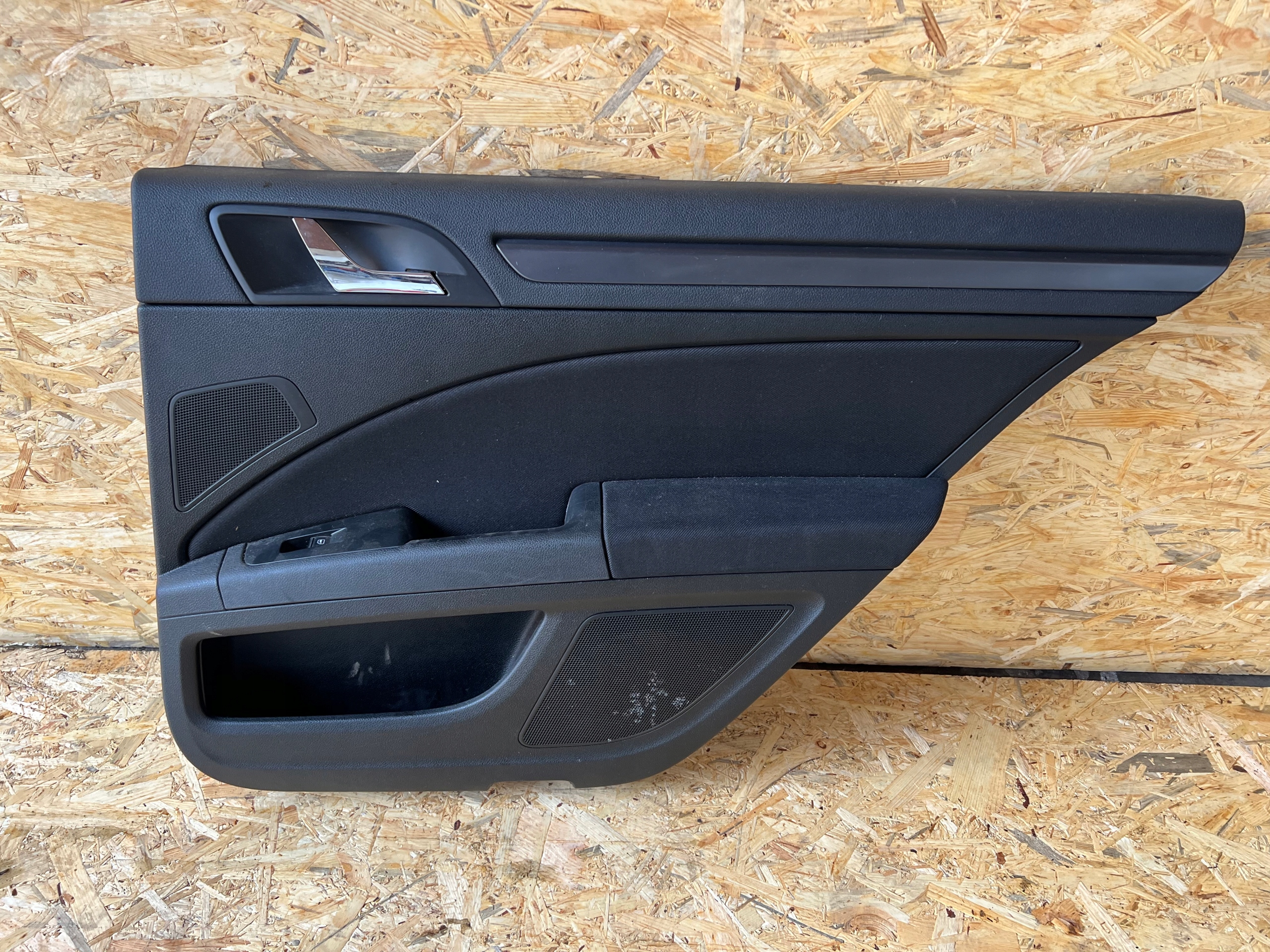 BOCZEK TAPICERKA DRZWI PRAWY TYŁ SUPERB 2 II KOMBI