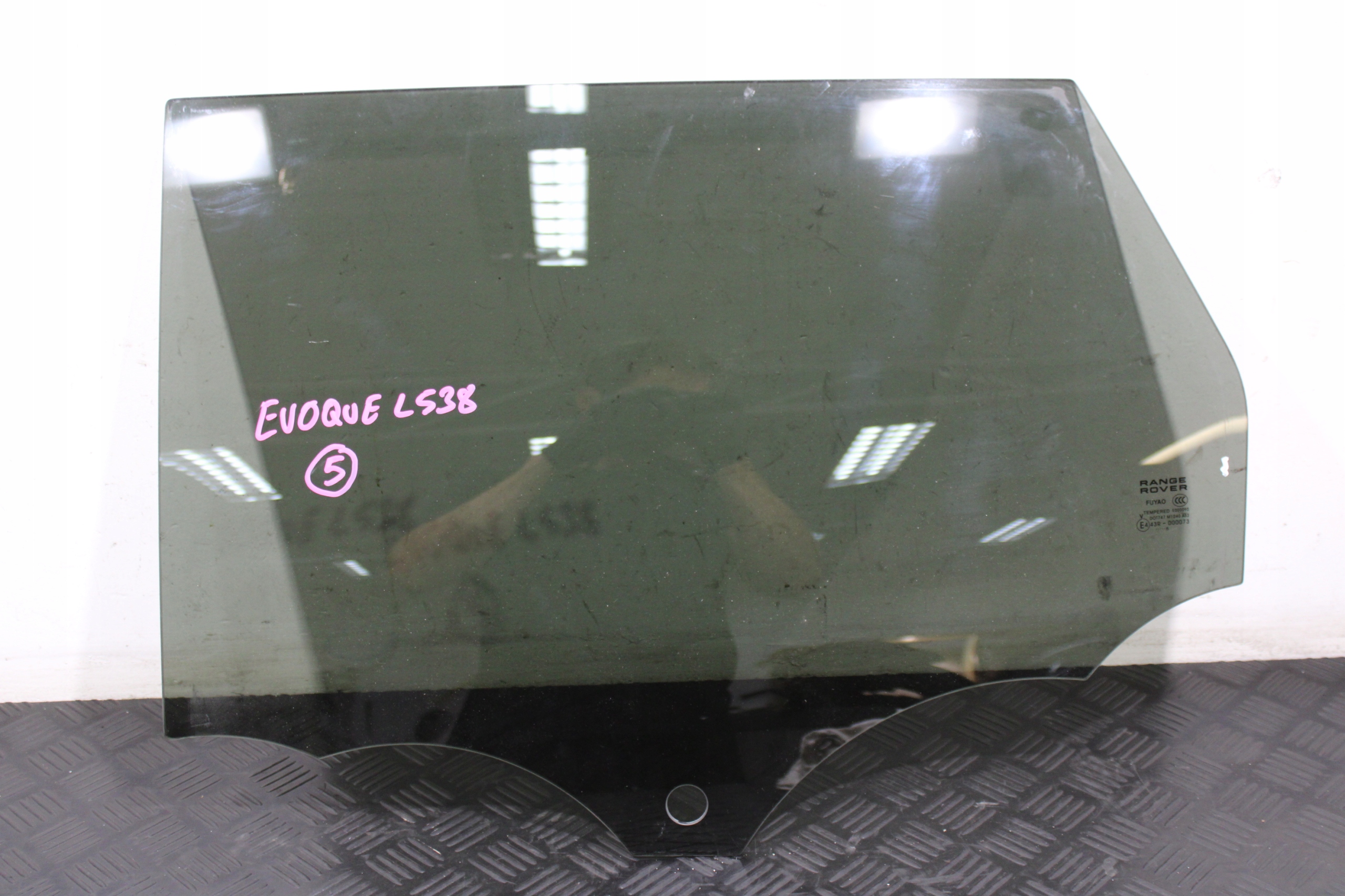 window door left rear part LAND ROVER EVOQUE L538