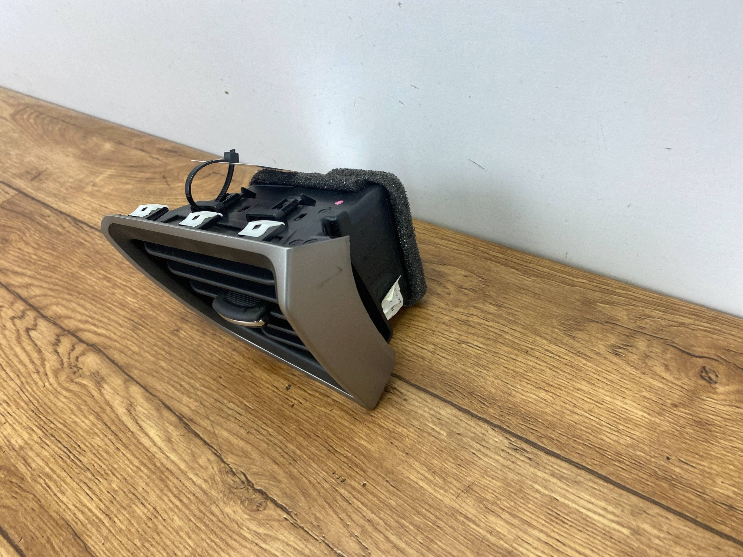 grid air conditioning devices left Ford Edge II 2019+