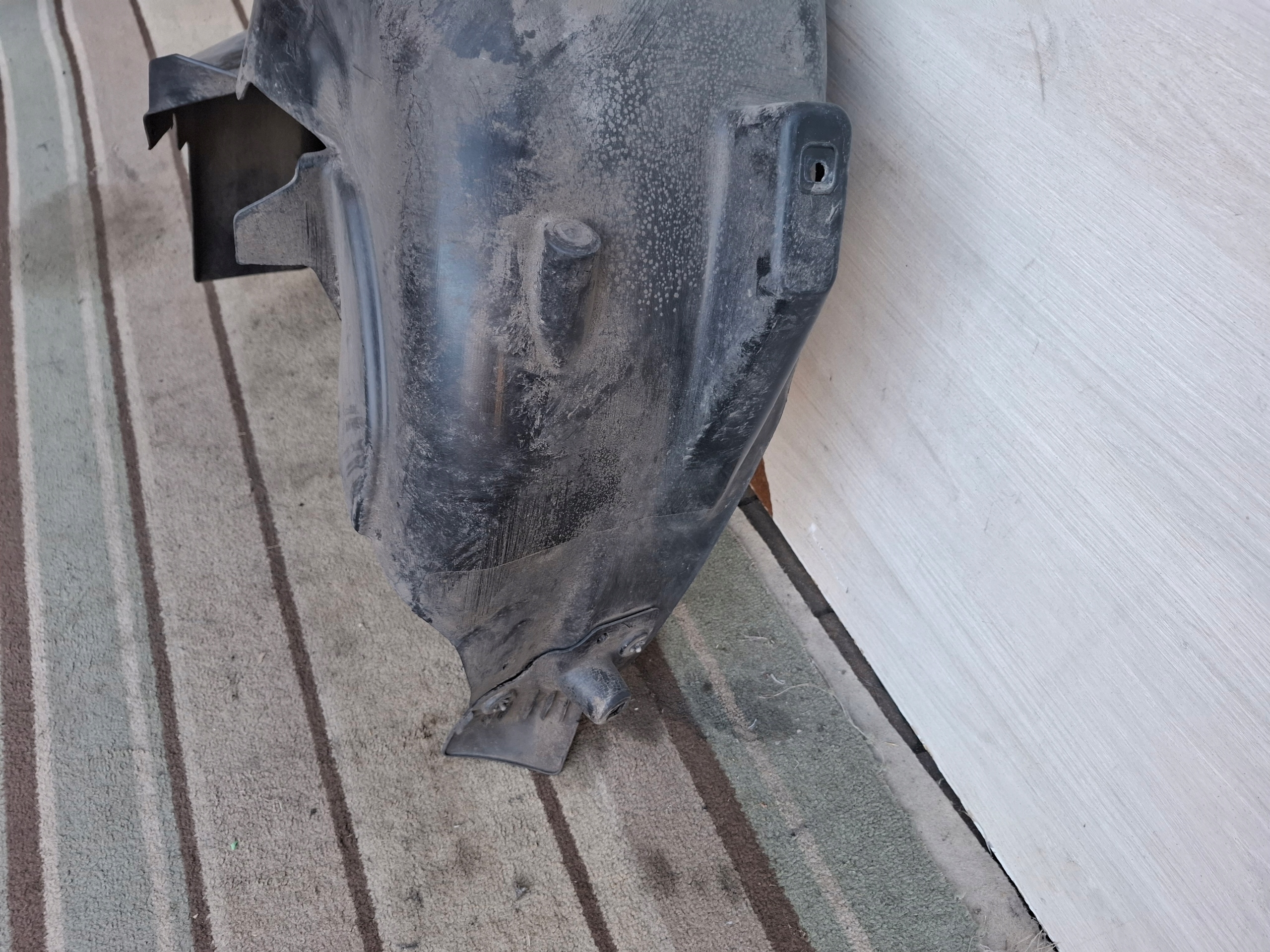mudguard left rear part PEUGEOT 3008 II 9810125680