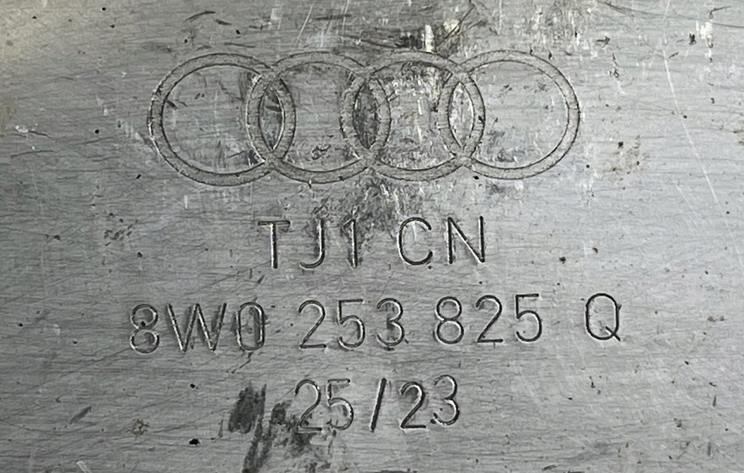 AUDI A4 B9 TERMINALE DELLO SCARICO SINISTRA 8W0253825Q