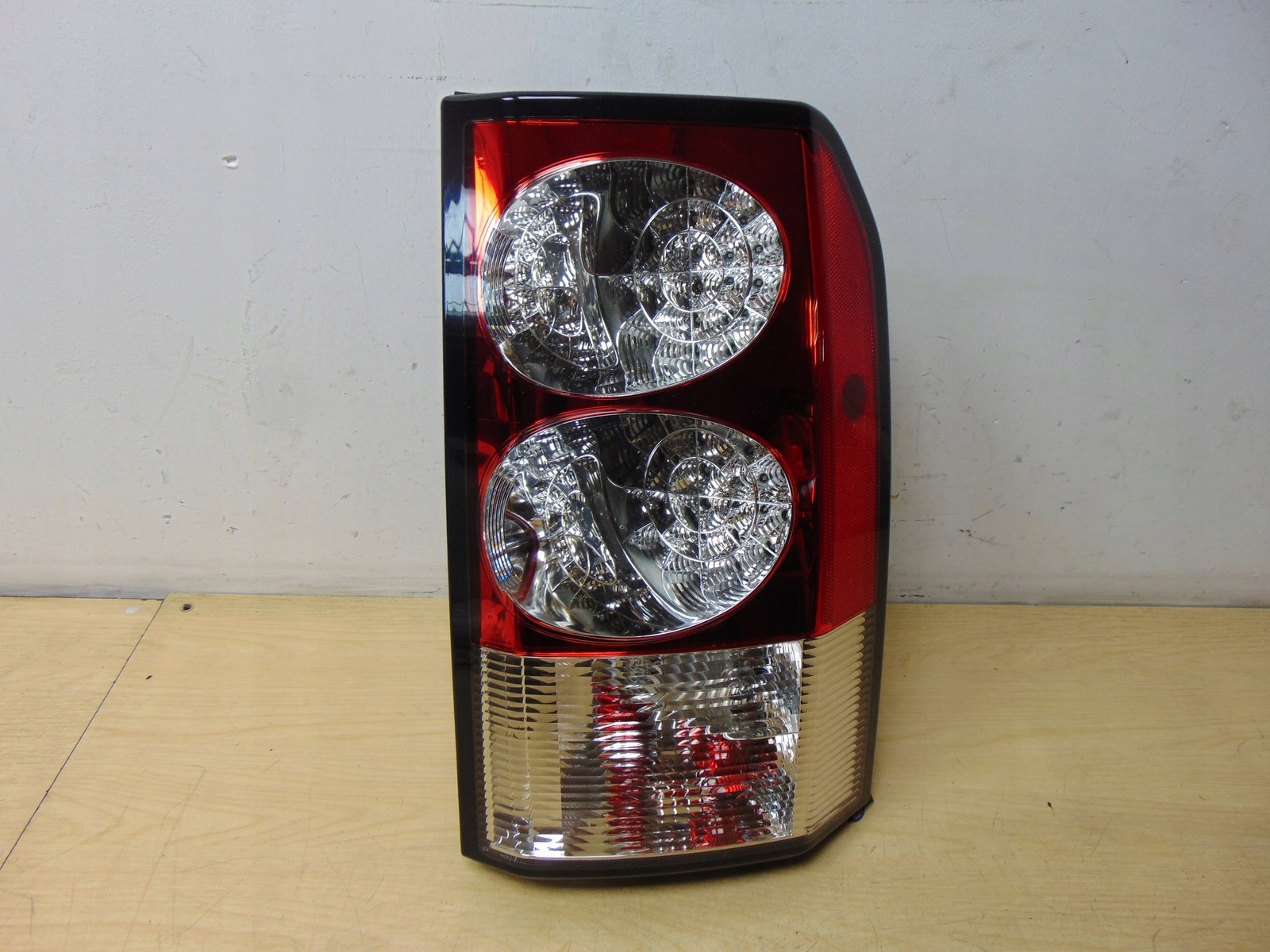 ФАРА ПРАВА ЗАД. Ленд ровер DISCOVERY III IV ЄВРОПА