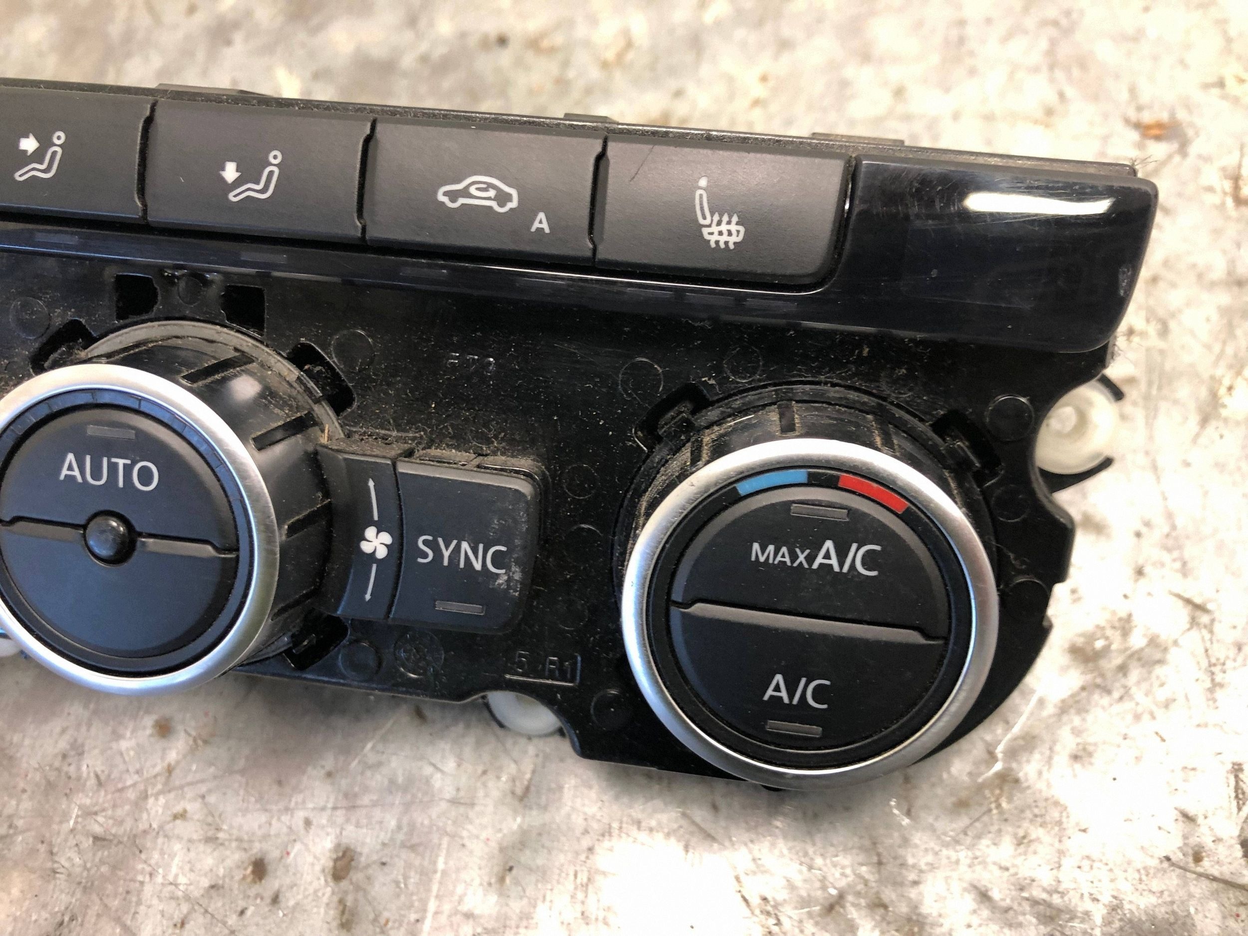 Unite commande clima VW PASSAT B7 3AA907044BQ