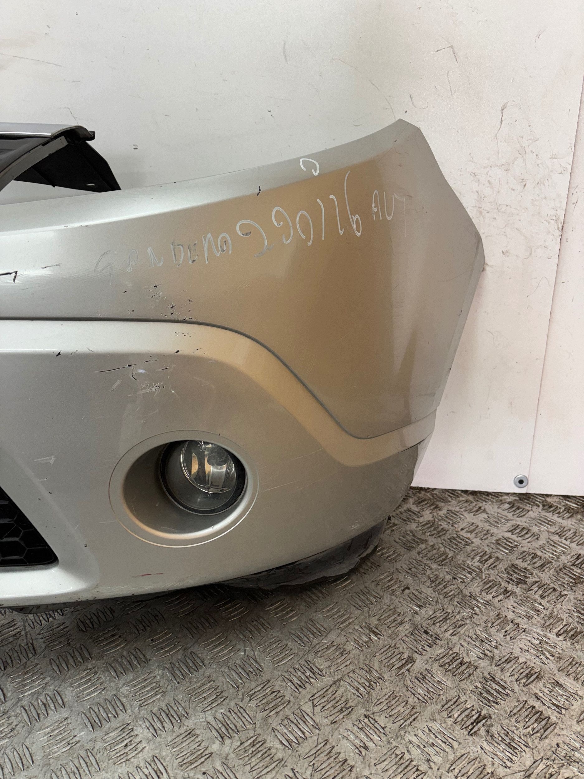 bumper front front DACIA SANDERO and 08