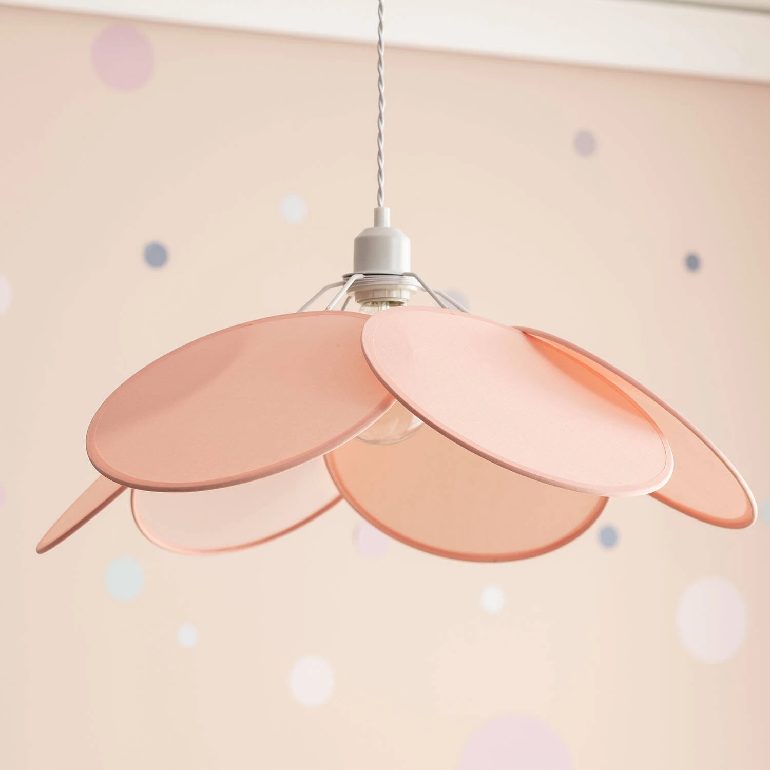 Závěsná lampa z tkaniny Kabuki
