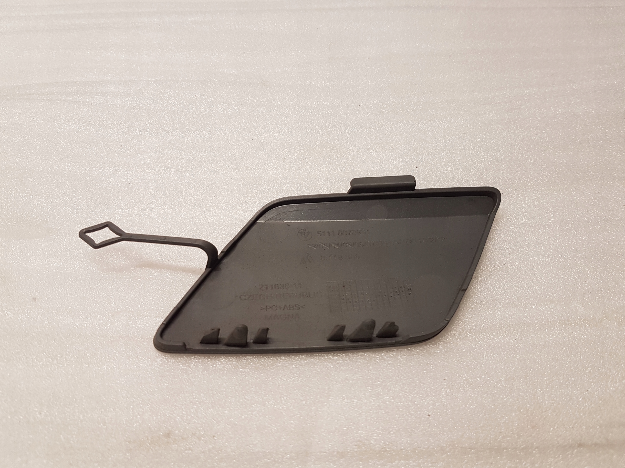 towing hook cap HOLOWNICZEGO front BMW 1 F40 m-packet 8070931