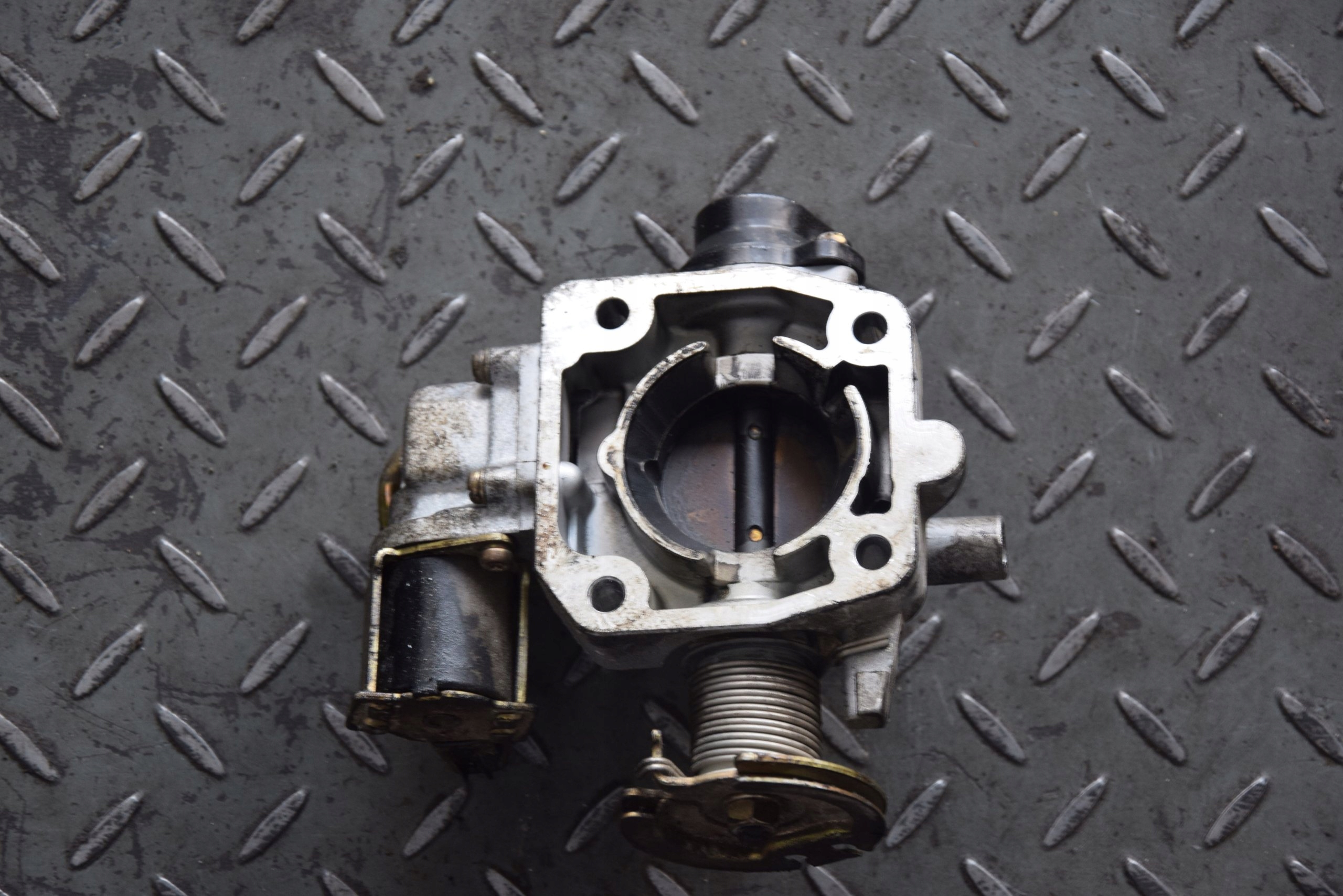 mazda 323P 1.3 E9T06571