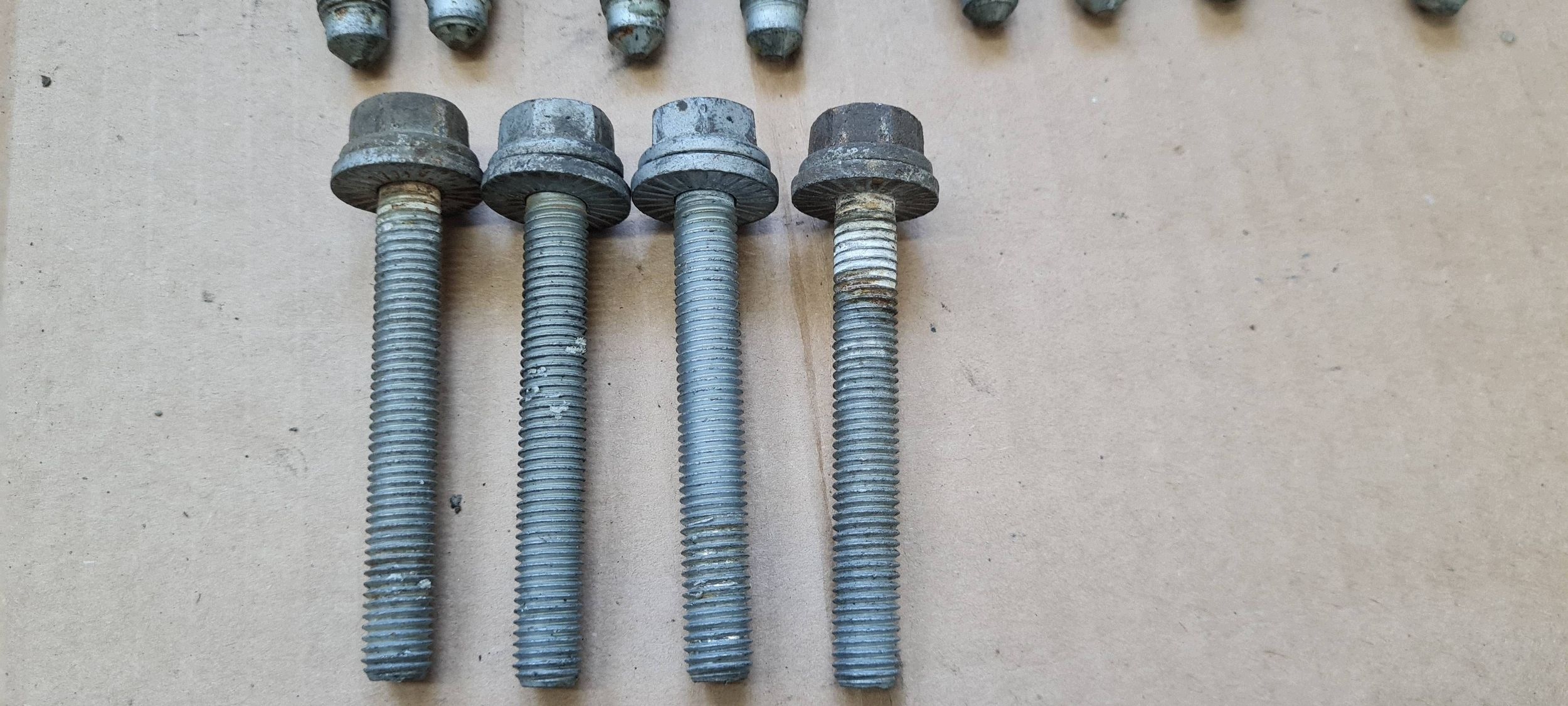 A7 4G screws springing front axle beam axle beam A6 C7 4G A4 B8 S4 A5 8T