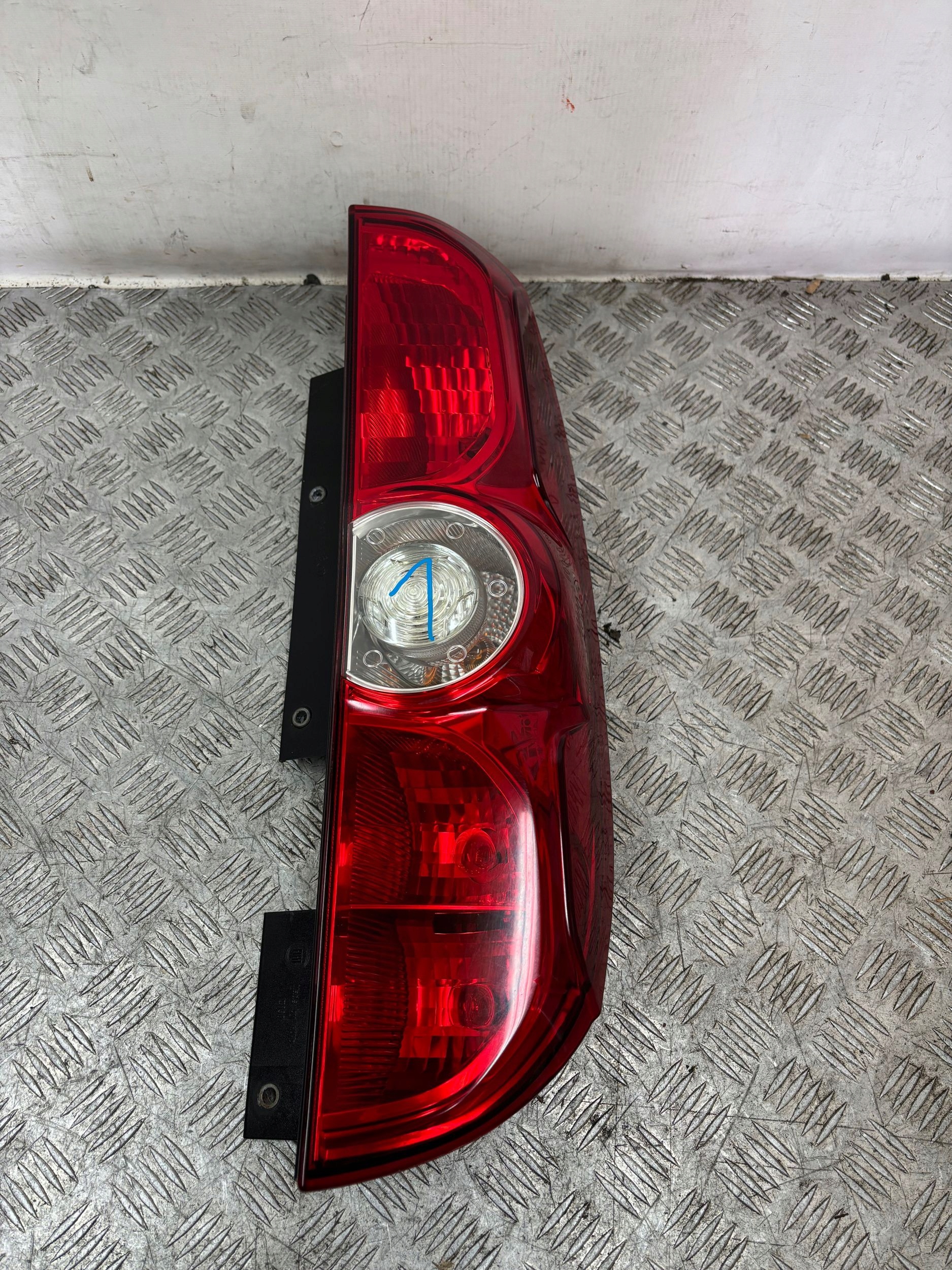 light rear part rear right FIAT DOBLO 10