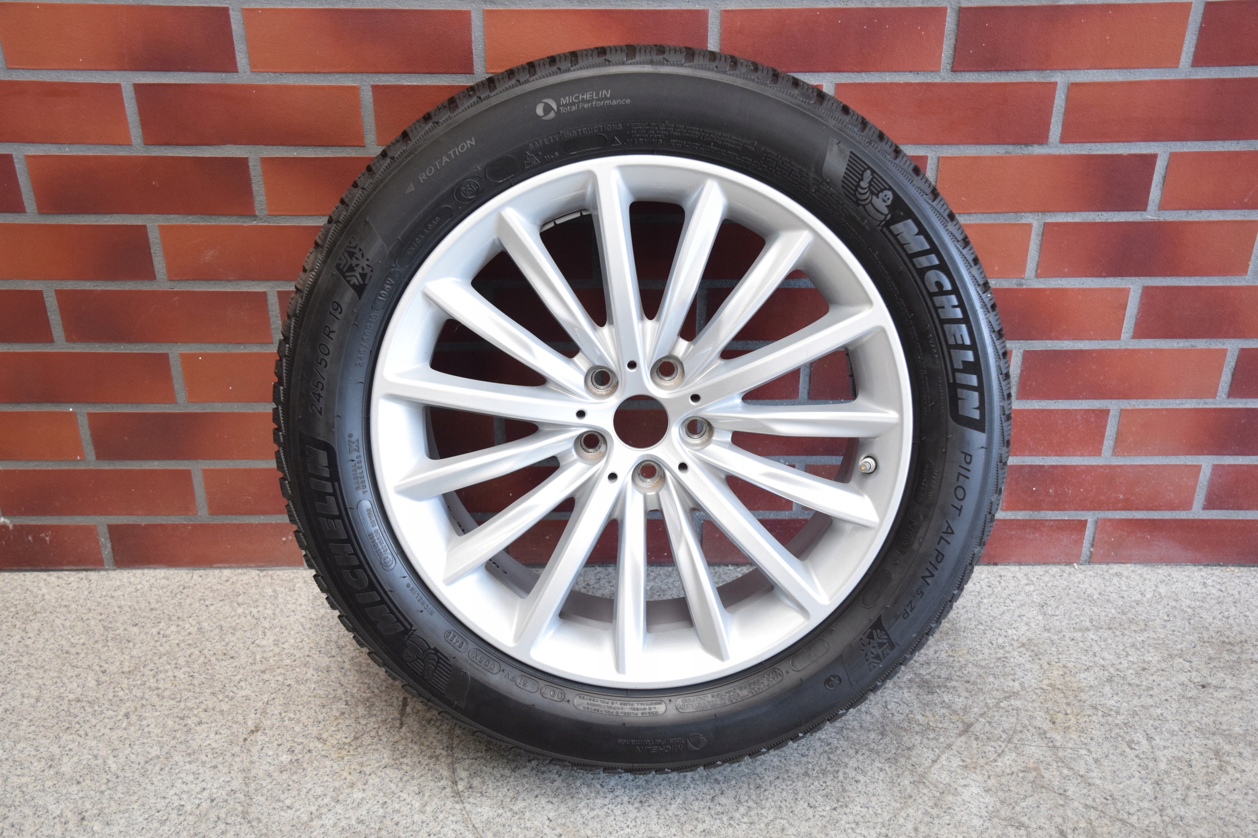 wheels discs BMW 5 G30 G31 ZIMA 633 19" 245/50/19 2020r