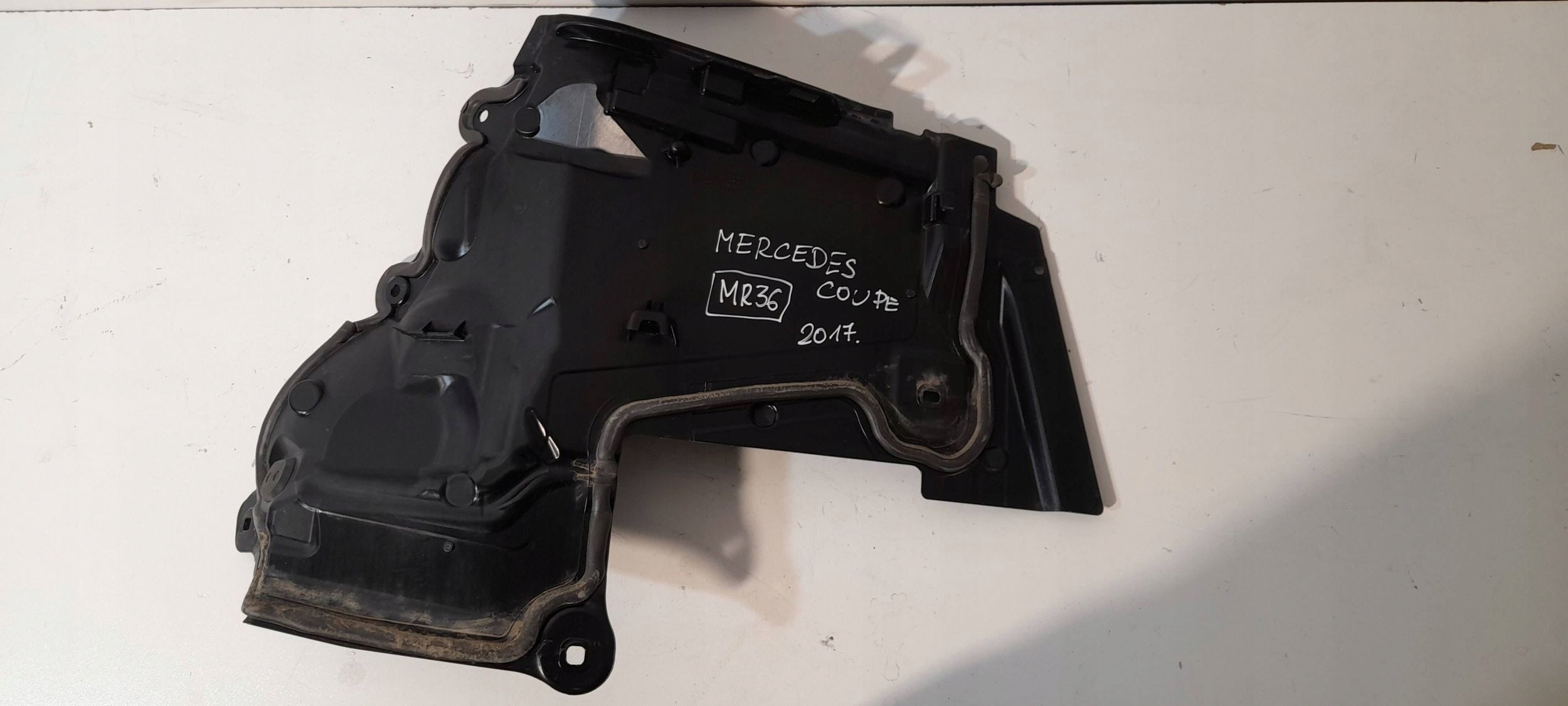 Mercedes-Benz E W213 cover partition wall A2536208000 (MR36)