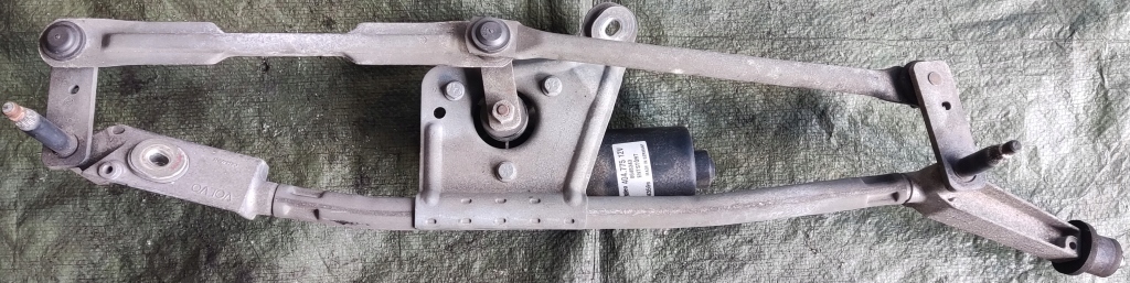 8648343 - Volvo S60 и подъемный механизм стеклоочистителя