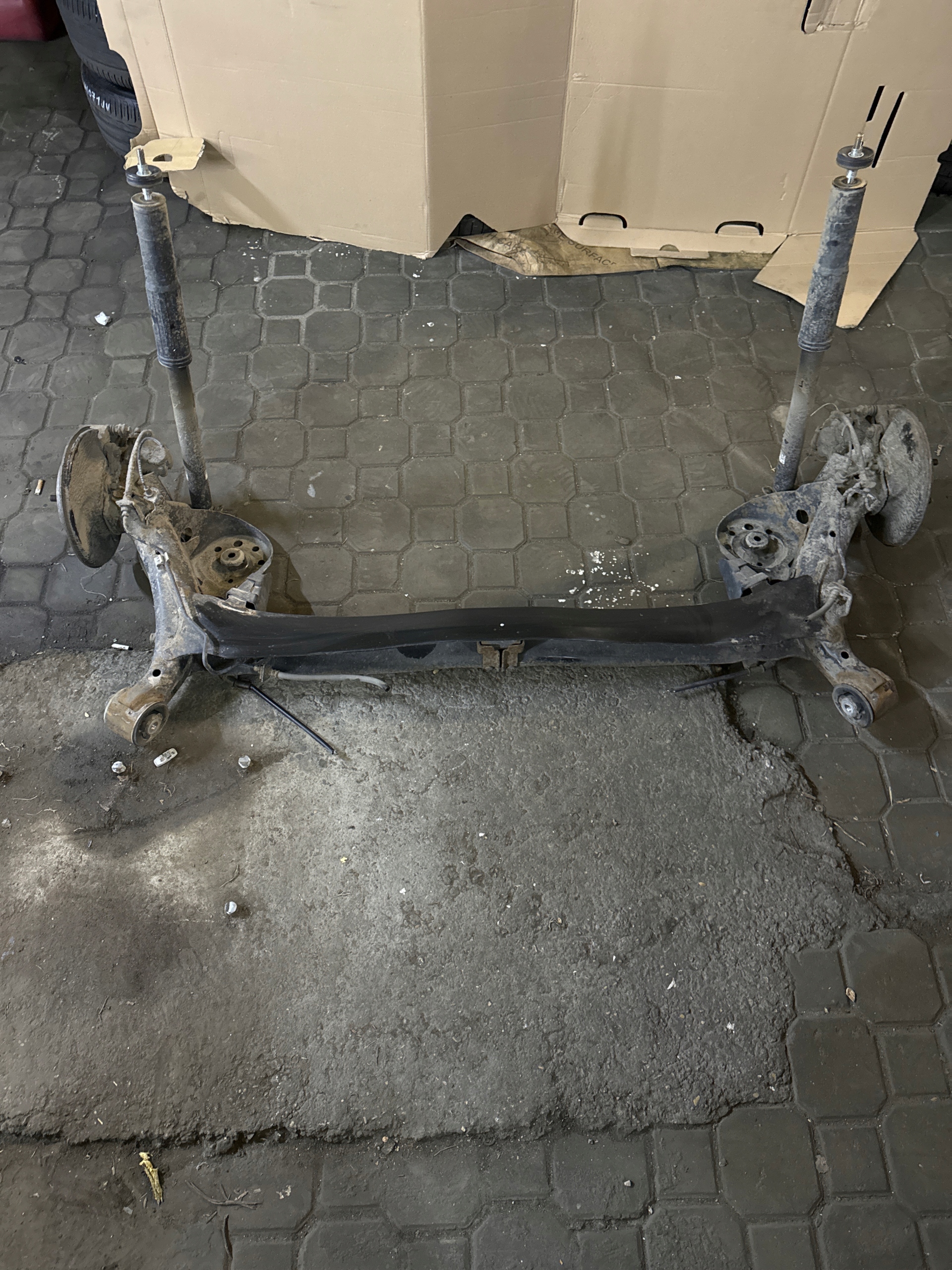 OŚ BELKA ZAWIESZENIE TYŁ HONDA JAZZ III 08-15