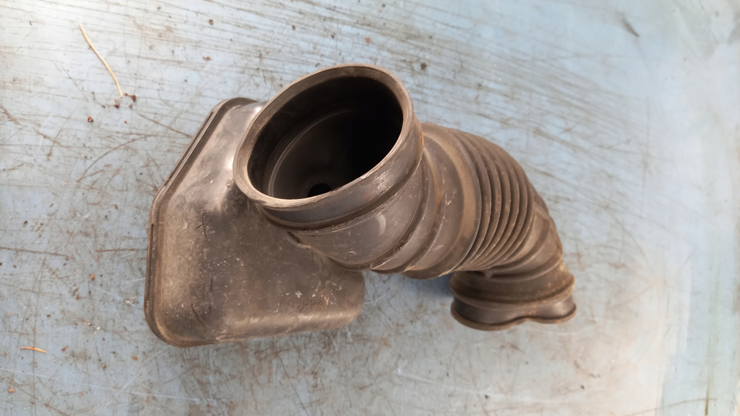 ВОЗДУШНАЯ ТРУБА MITSUBISHI ENDEAVOR 04R 3.8 B