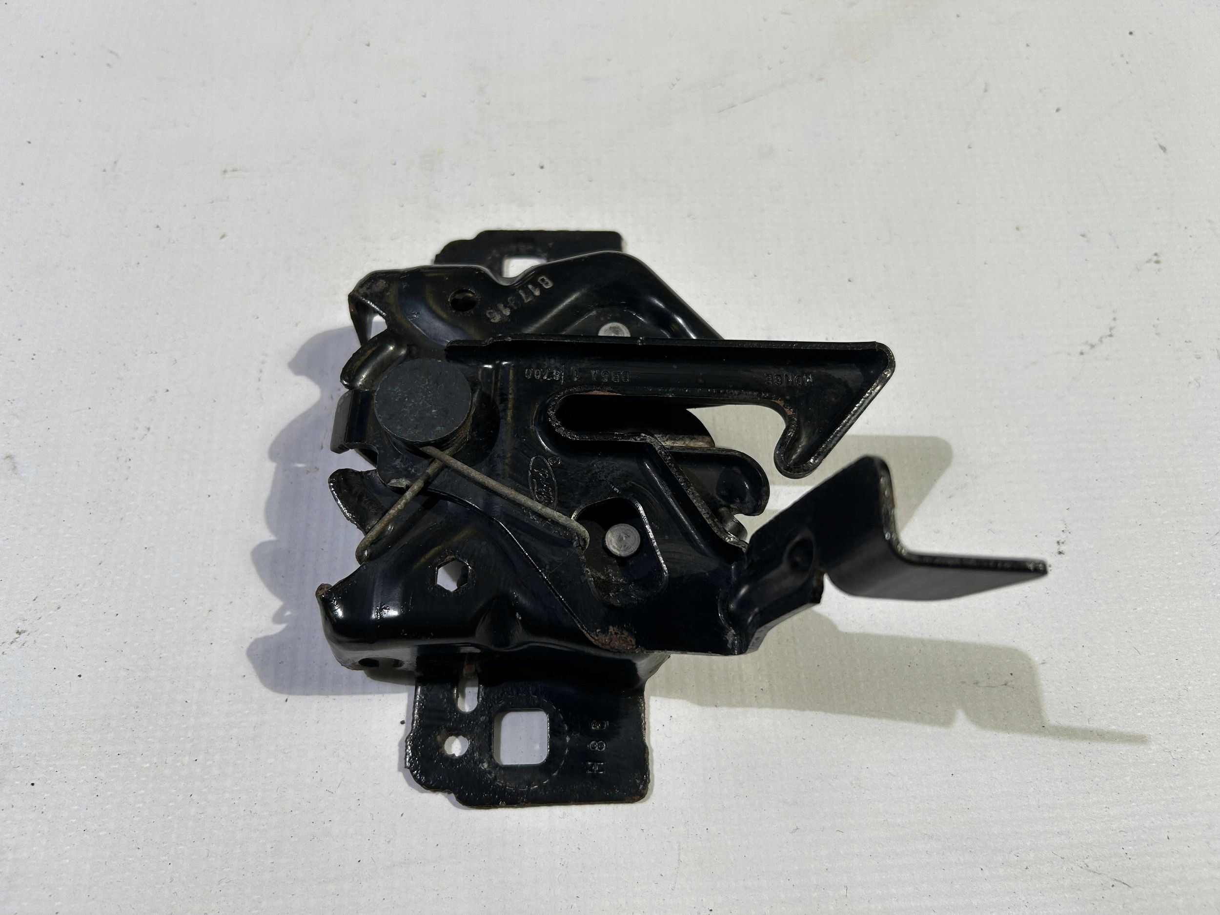 bonnet latch lock pokrywy of the engine front Ford Explorer V 2011
