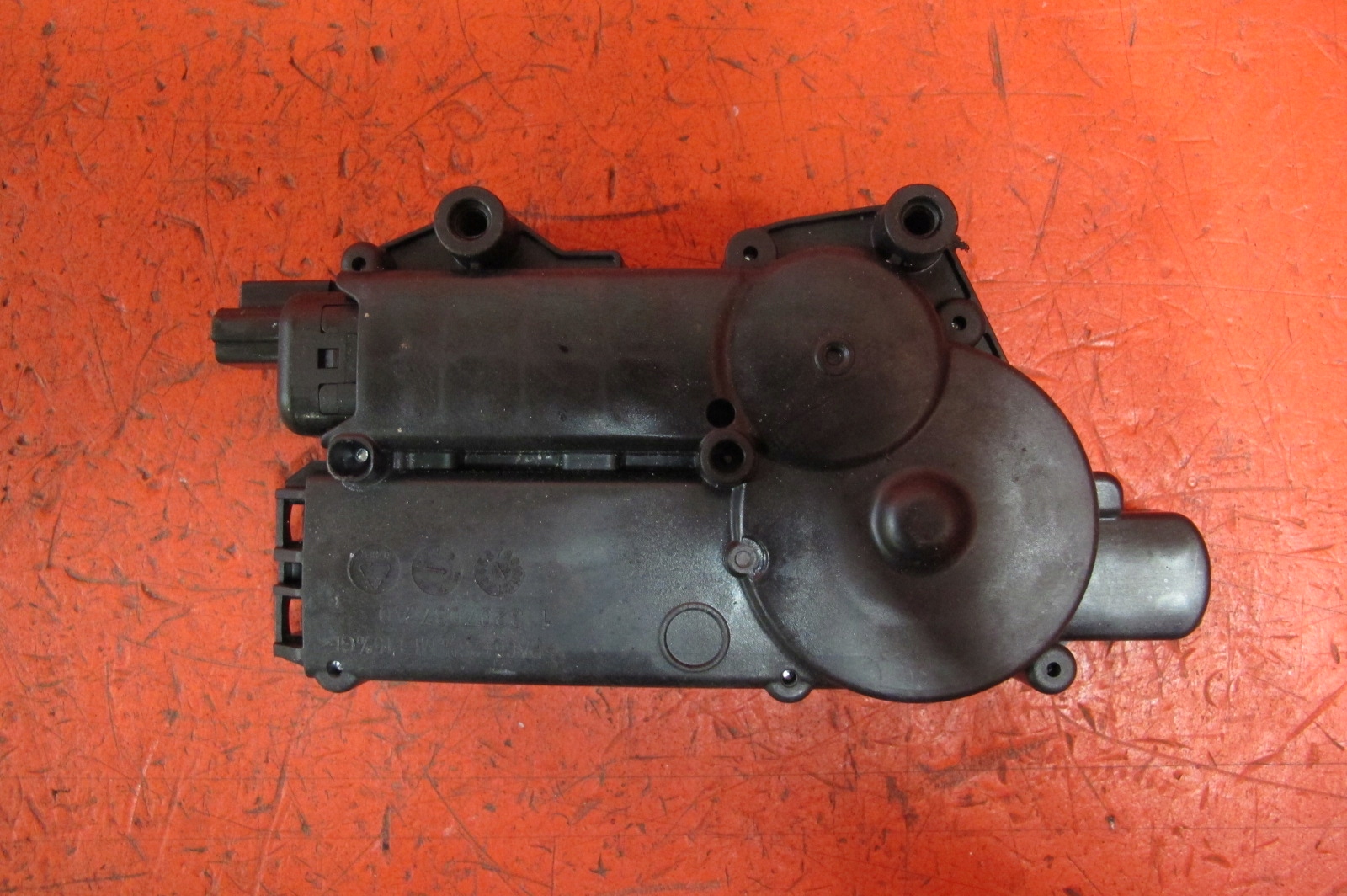 Tesla MODEL Y damper engine seat OPARCIA KANAPY II 2 RZAD 1493880-00-C