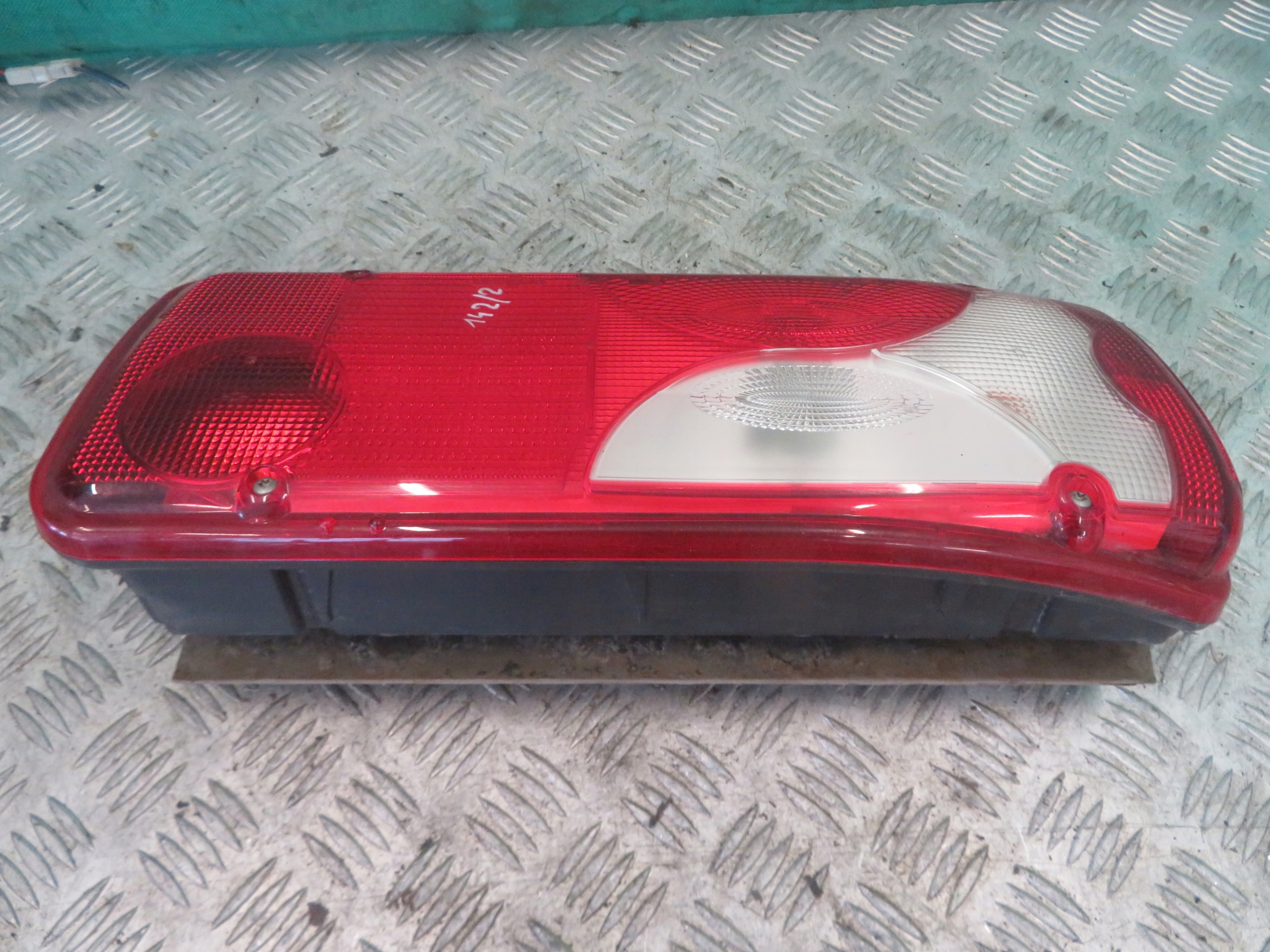 light left rear part MERCEDES SPRINTER 18R A9068201764