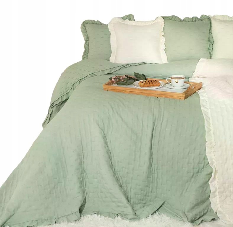 Přehoz světle zelený Olwikowa na dekorativní postel 170x210 S Volánkem