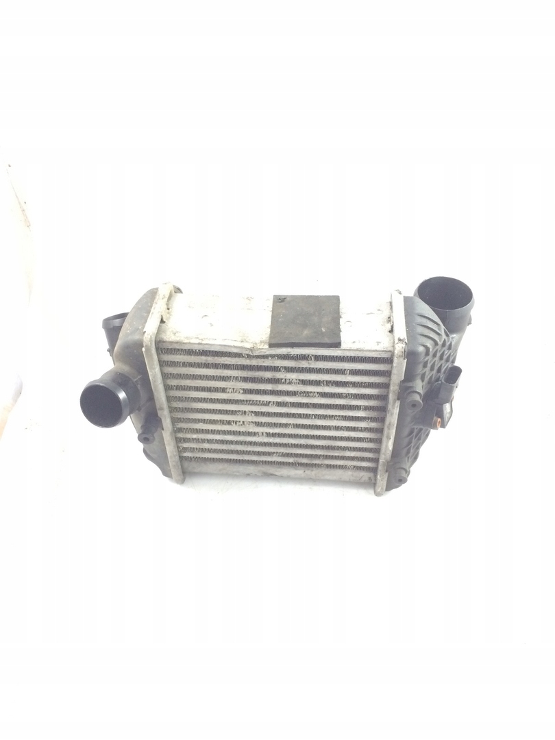 intercooler chladič 8E0145805E
