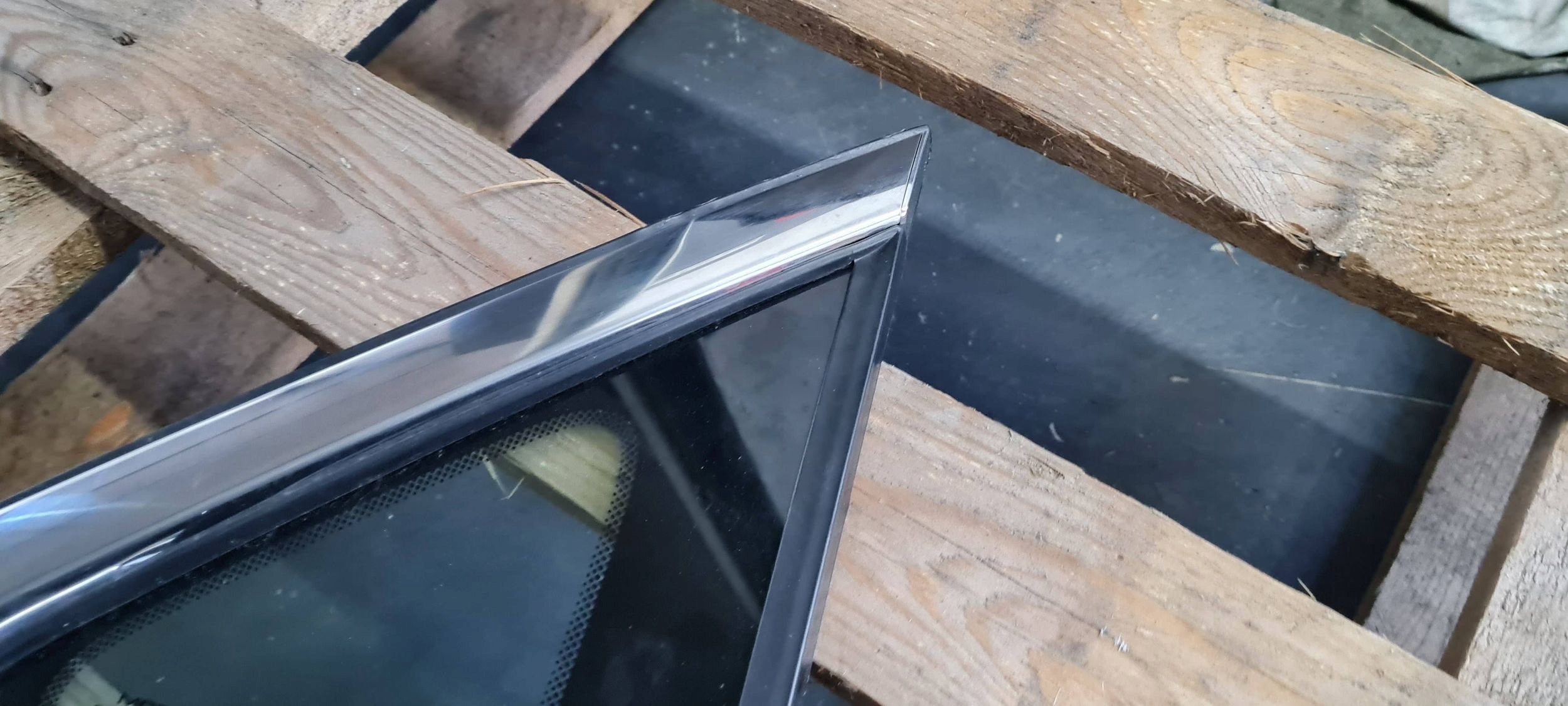 Chrysler Pacifica 2022 window bodywork TROJKATNA left left front 22R