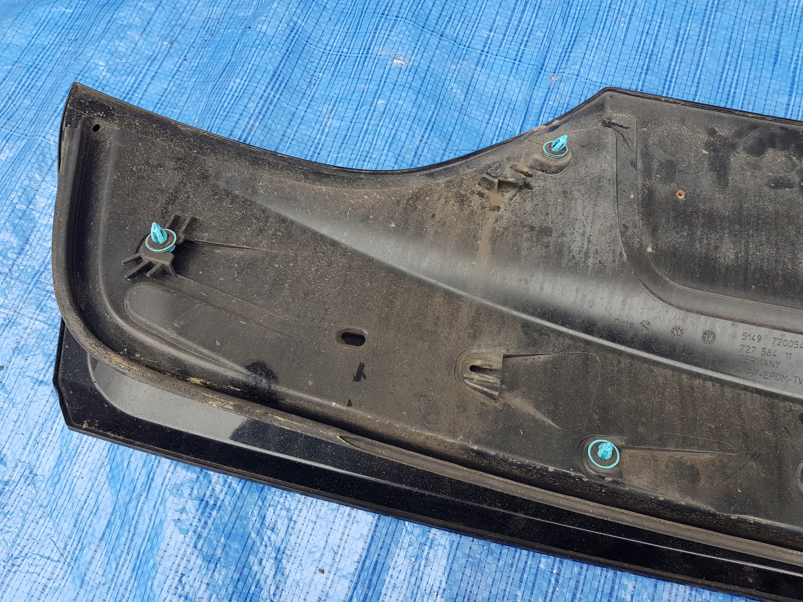 trunk door BMW 5 GT F07 BLACKSAPPHIRE 475 moulding cap