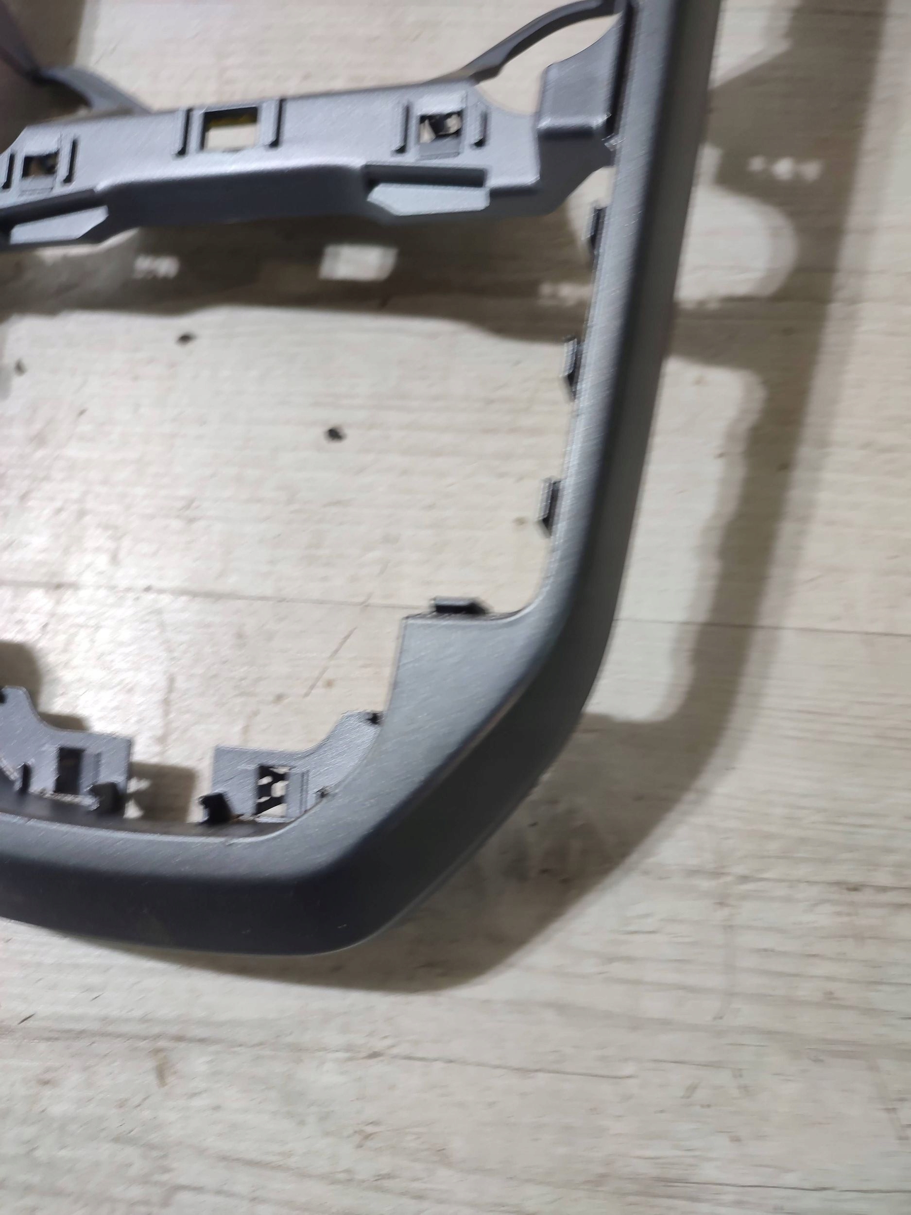 Seat Arona 2019 frame chrom tunelu