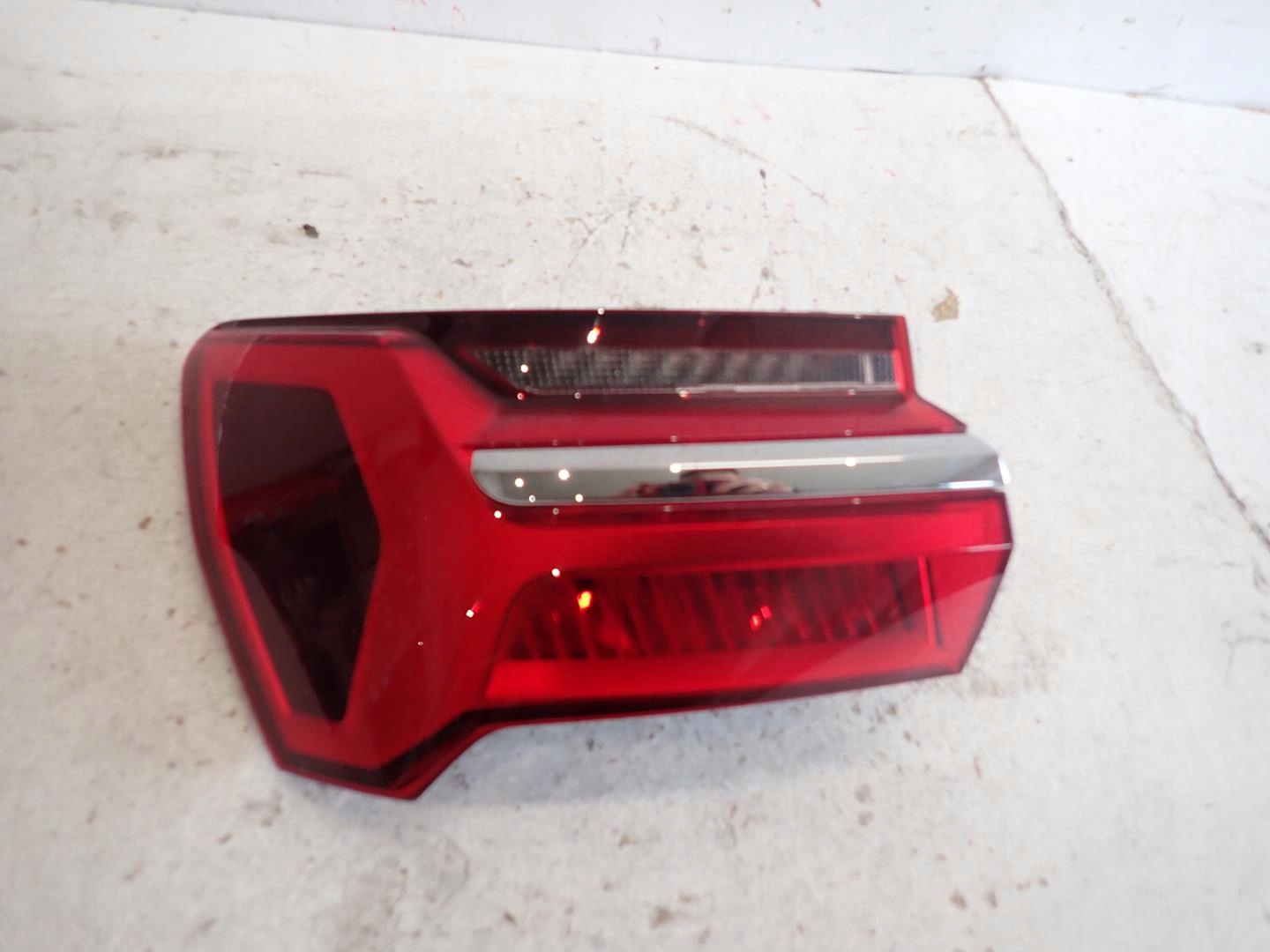 light rear part rear left AUDI A6 C8 2018- sedan 4K5945069