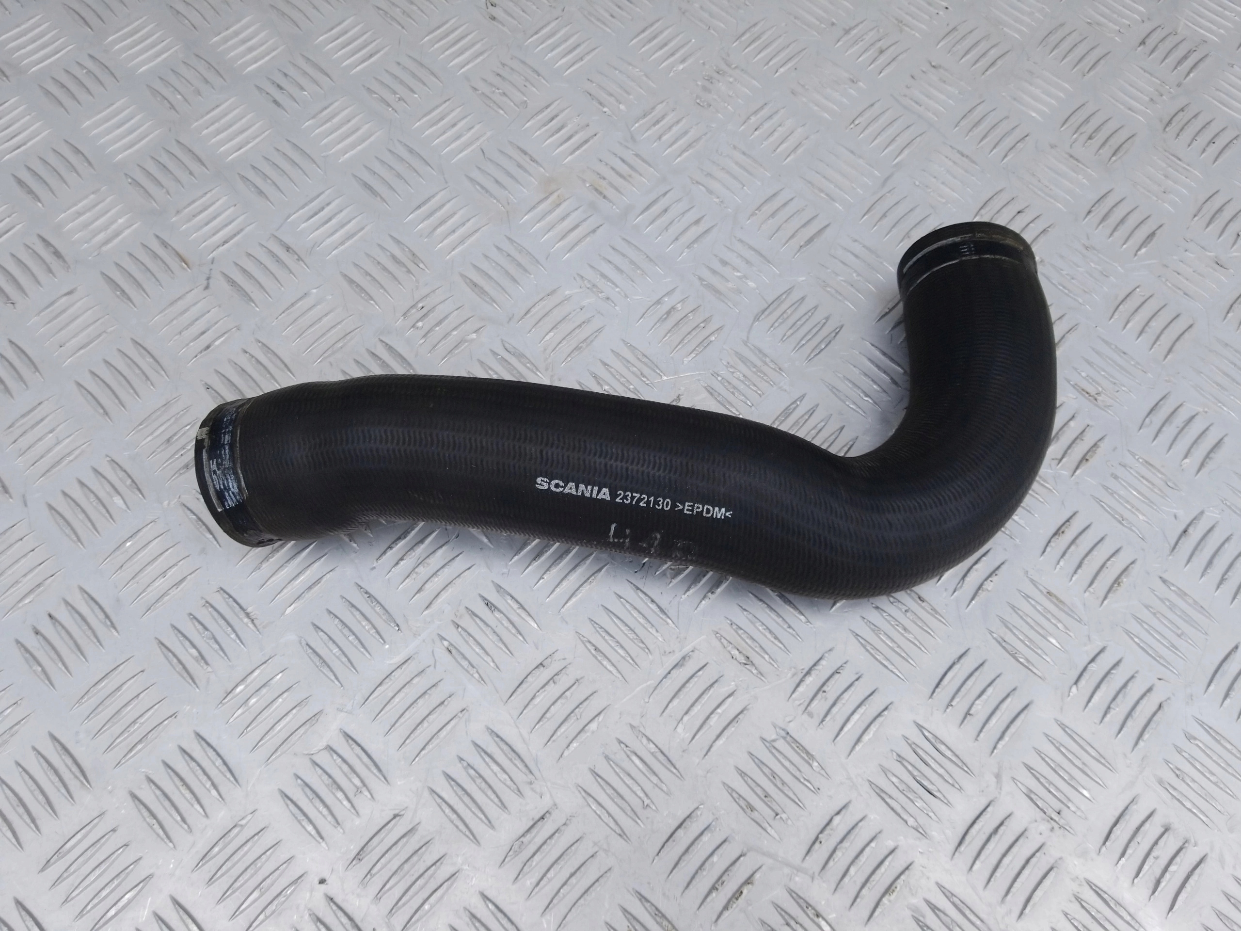 2372130 - SCANIA RS 2017 ЖИДКИЙ ШЛАНГ ДЛЯ ВОДЫ