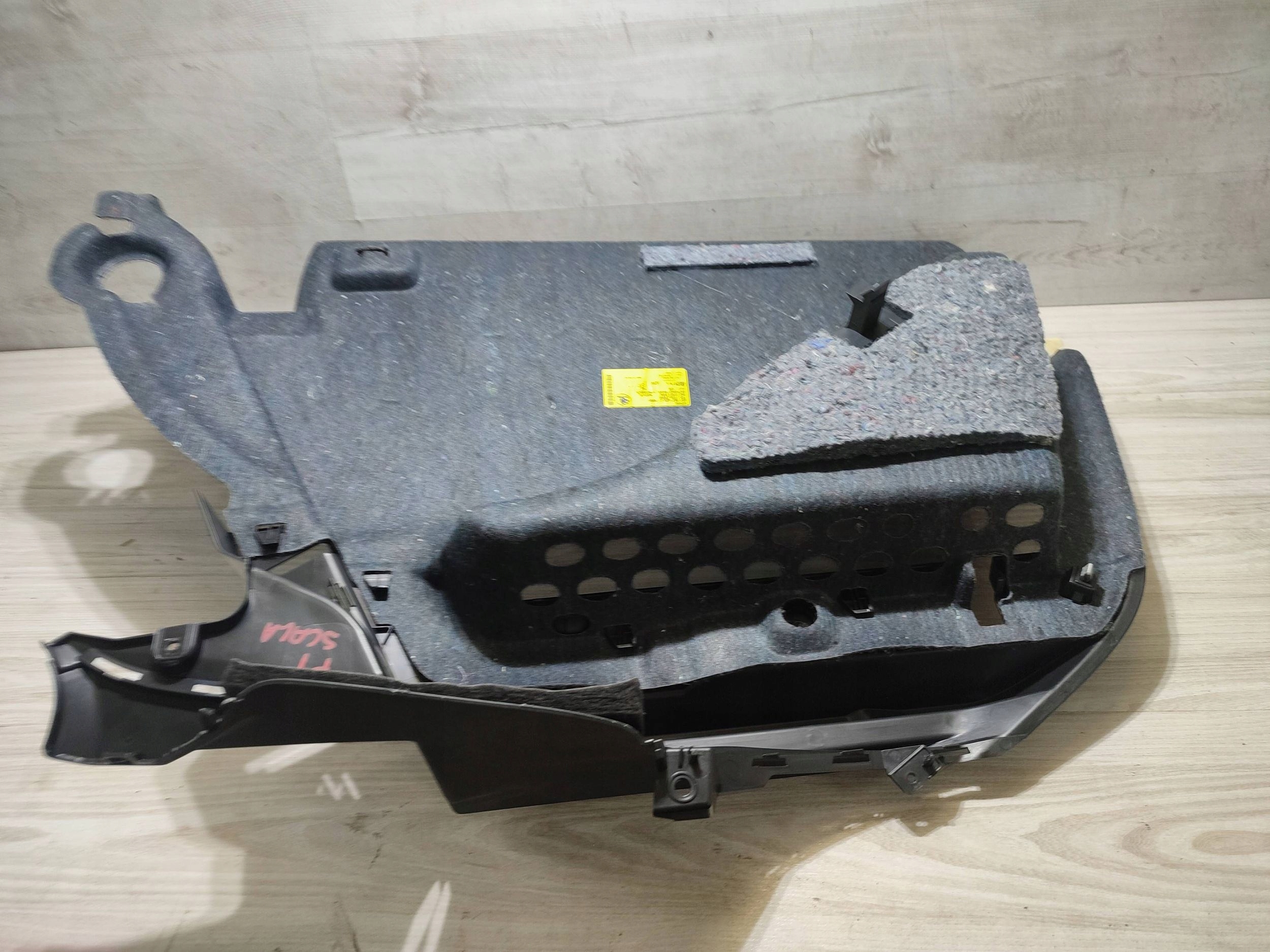 Skoda Scala 2020 rear part side right side / upholstery / boot