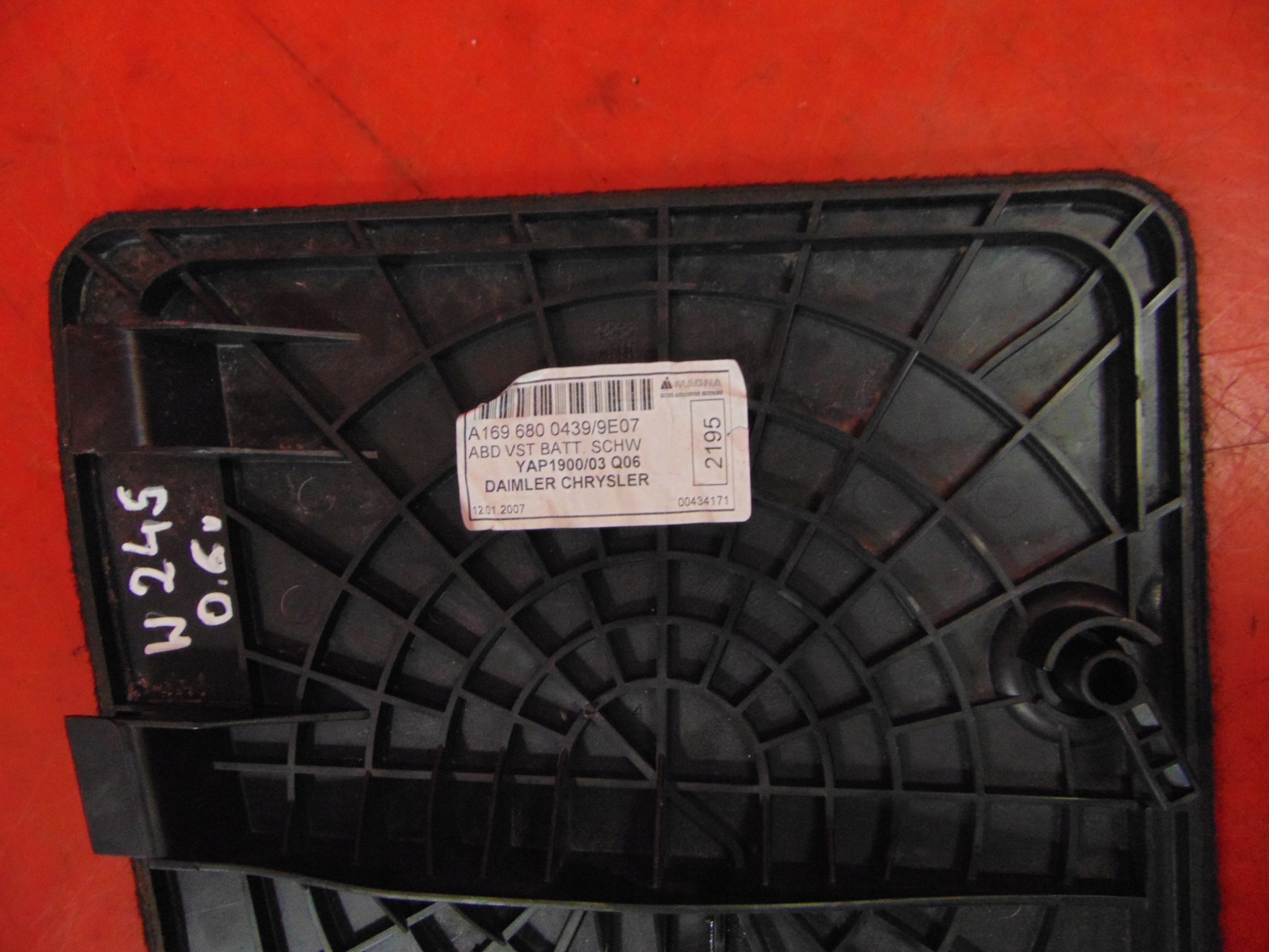 MERCEDES W245 B KLASA fedél fedél AKUMULATORA