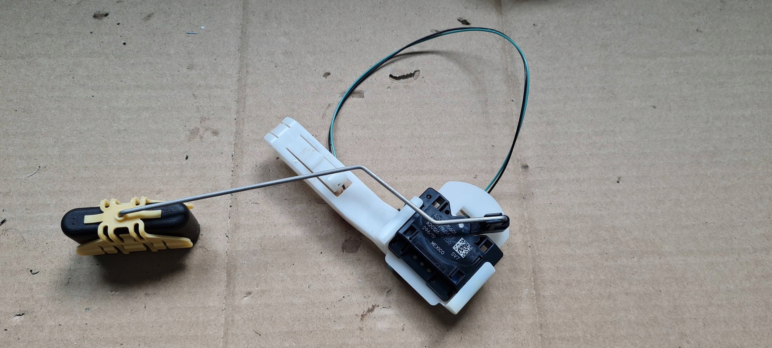 Q5 80A snimač razine goriva benzin 80A919047F