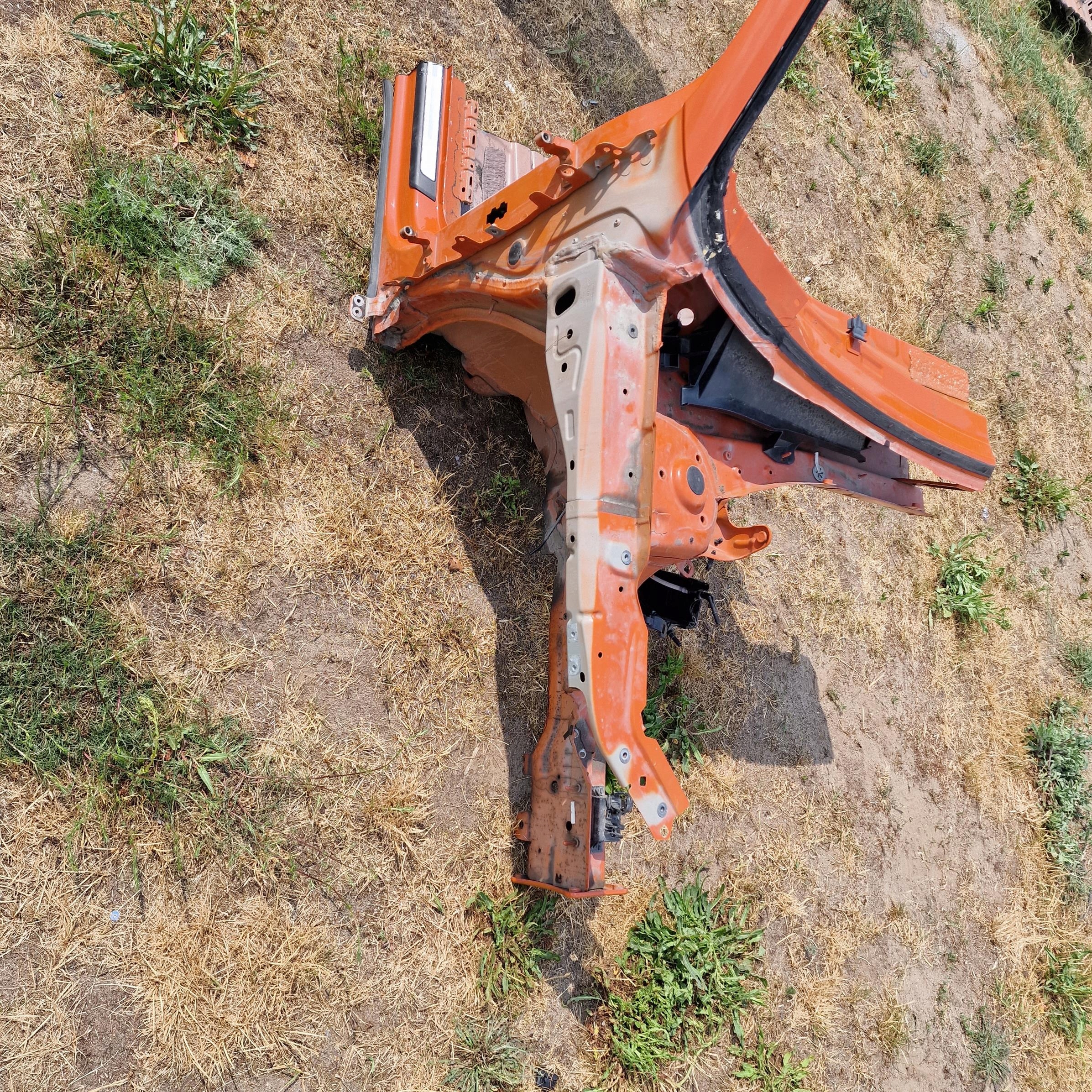 ЧЕТВЕРТЬ ПРАВА ПЕРЕДНЯЯ AUDI Q33a