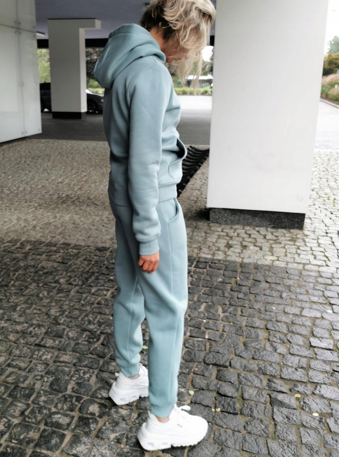 S01G MINERALNY CIEPŁY KOMPLETNY DRES Z KANGURKĄ XL Rozmiar XL